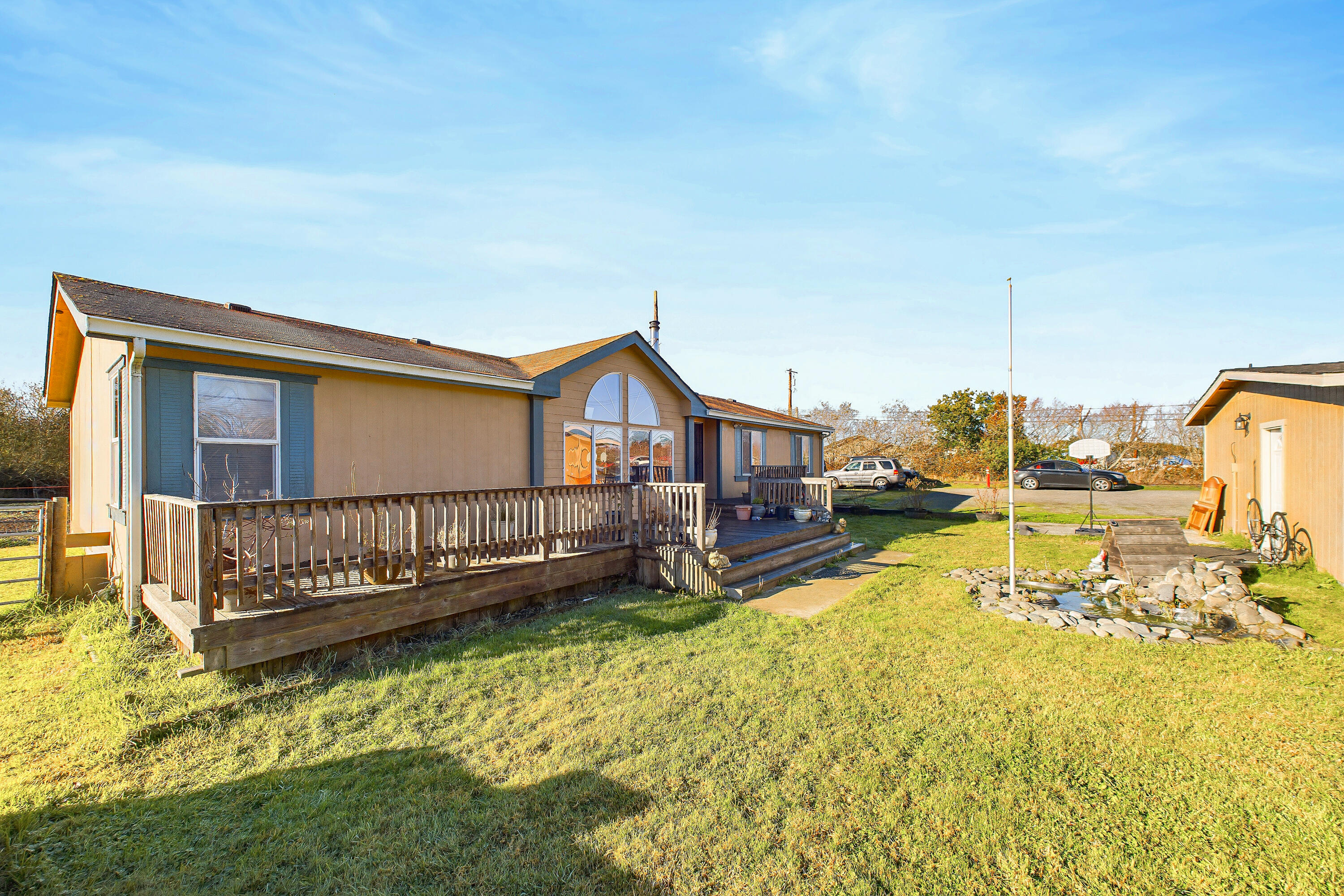 1850 Peninsula Drive