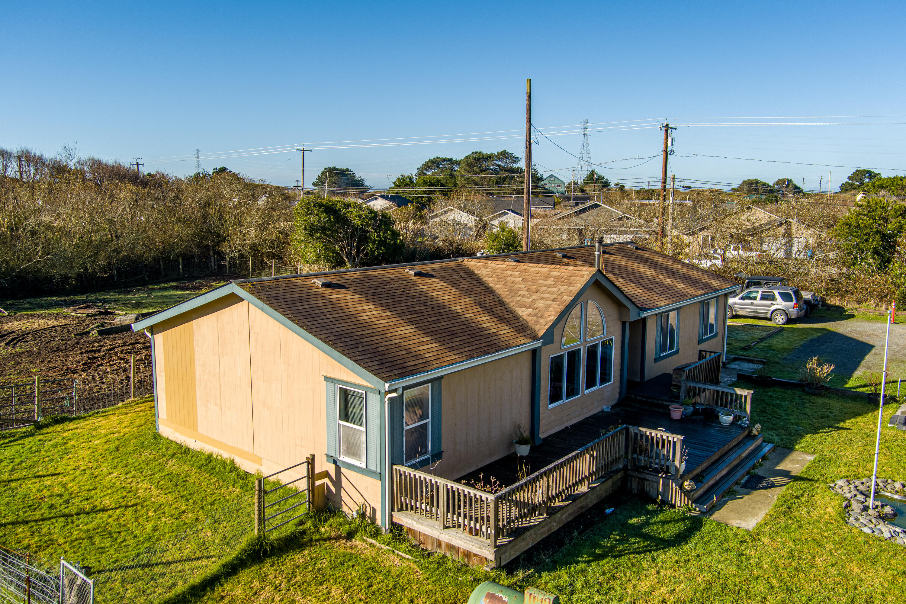1850 Peninsula Drive