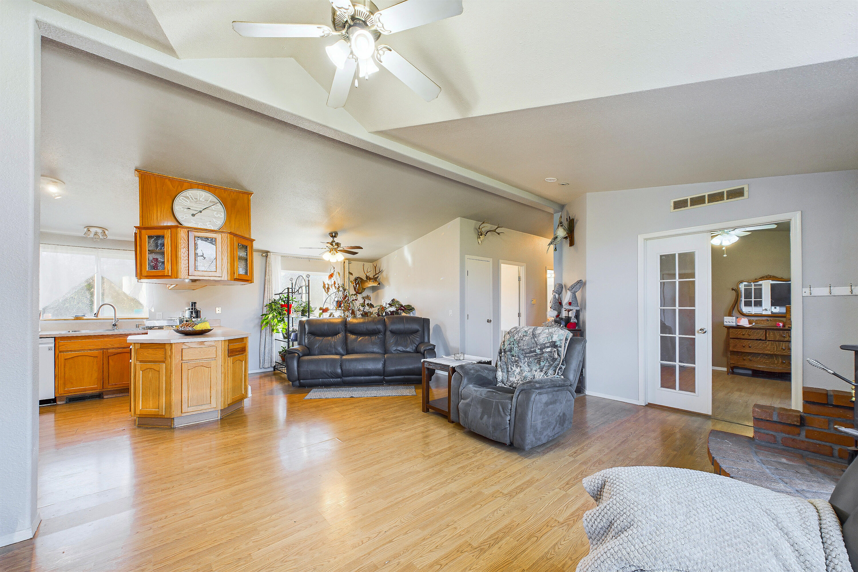 1850 Peninsula Drive