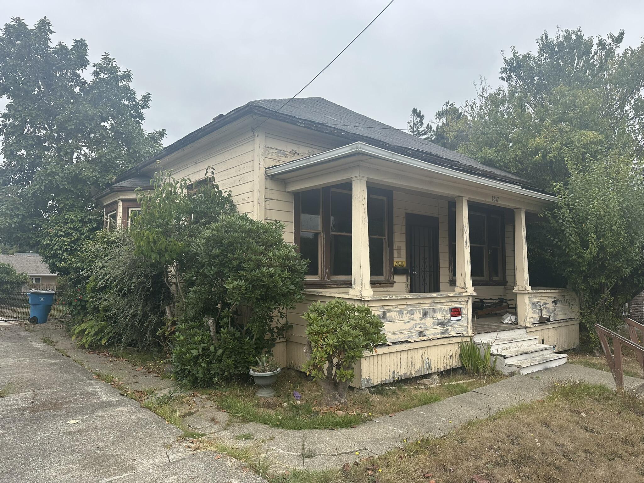 1817 Henderson Street