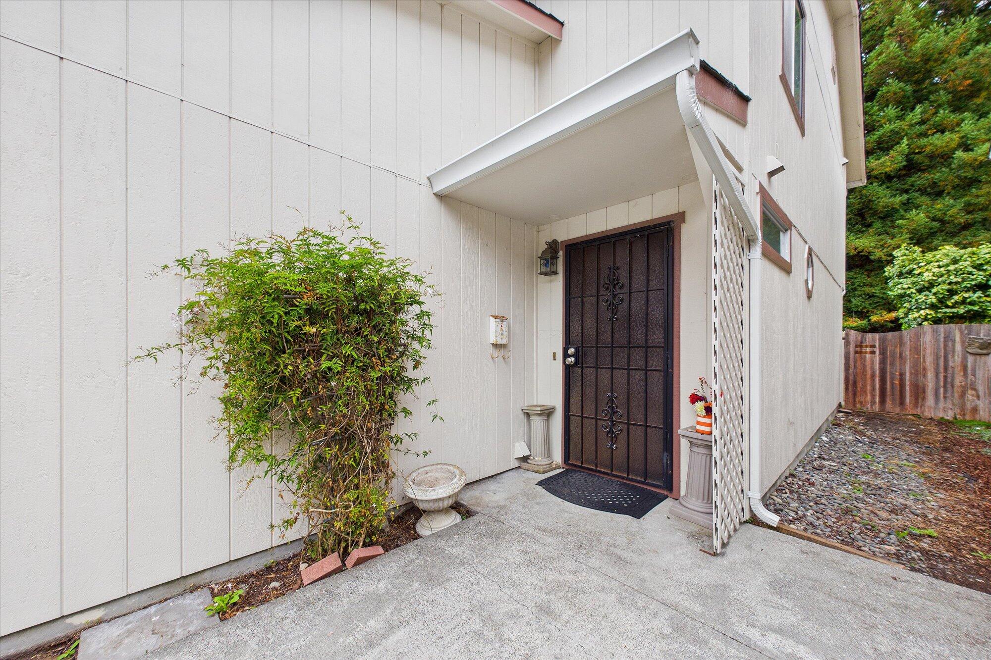 3417 R Street