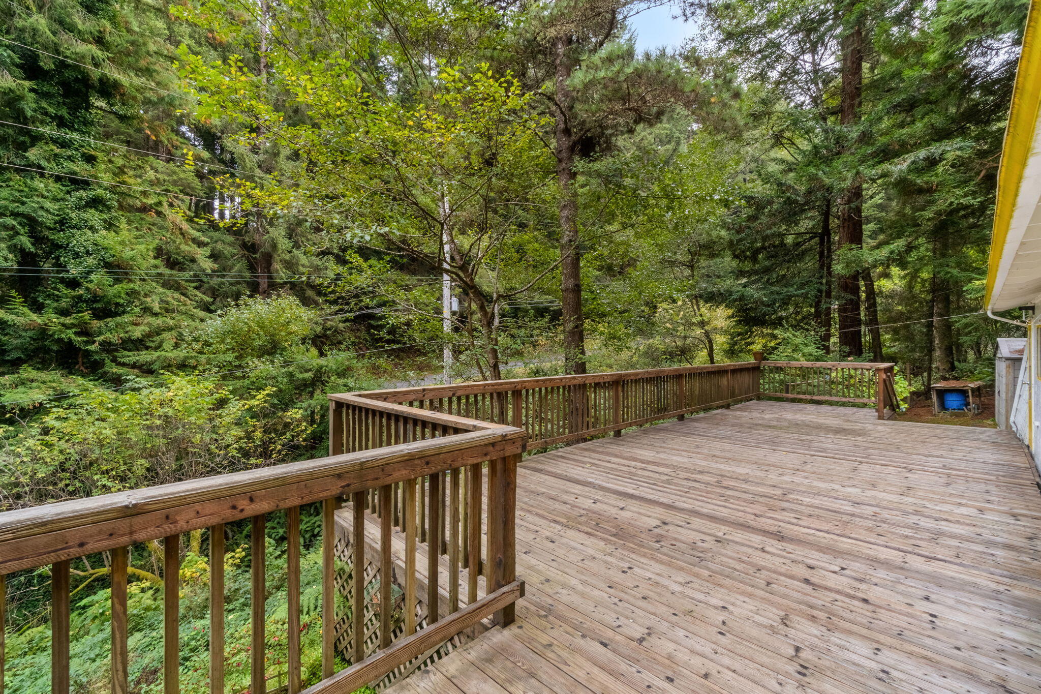 7382 Berta Road, Eureka