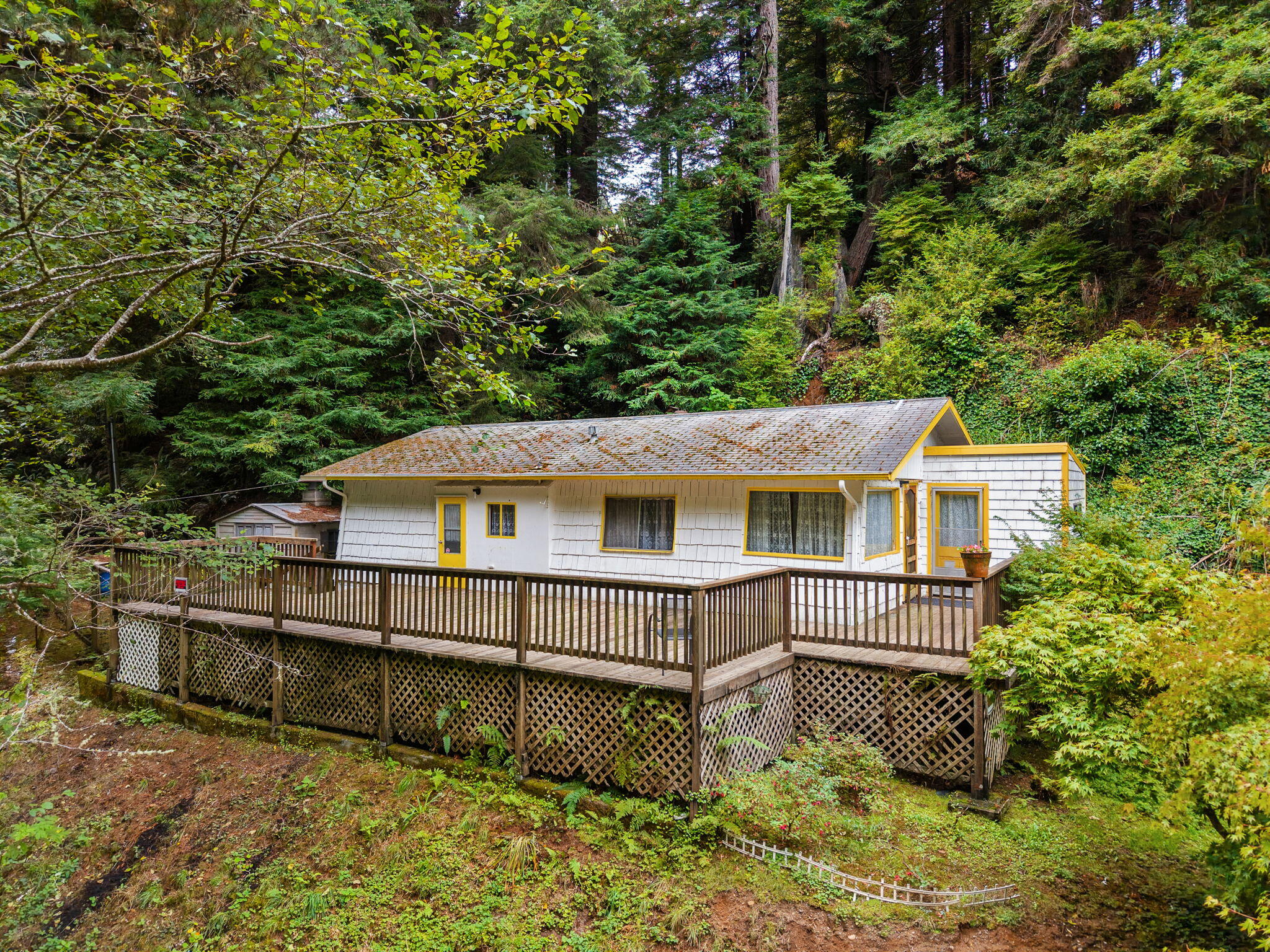 7382 Berta Road, Eureka