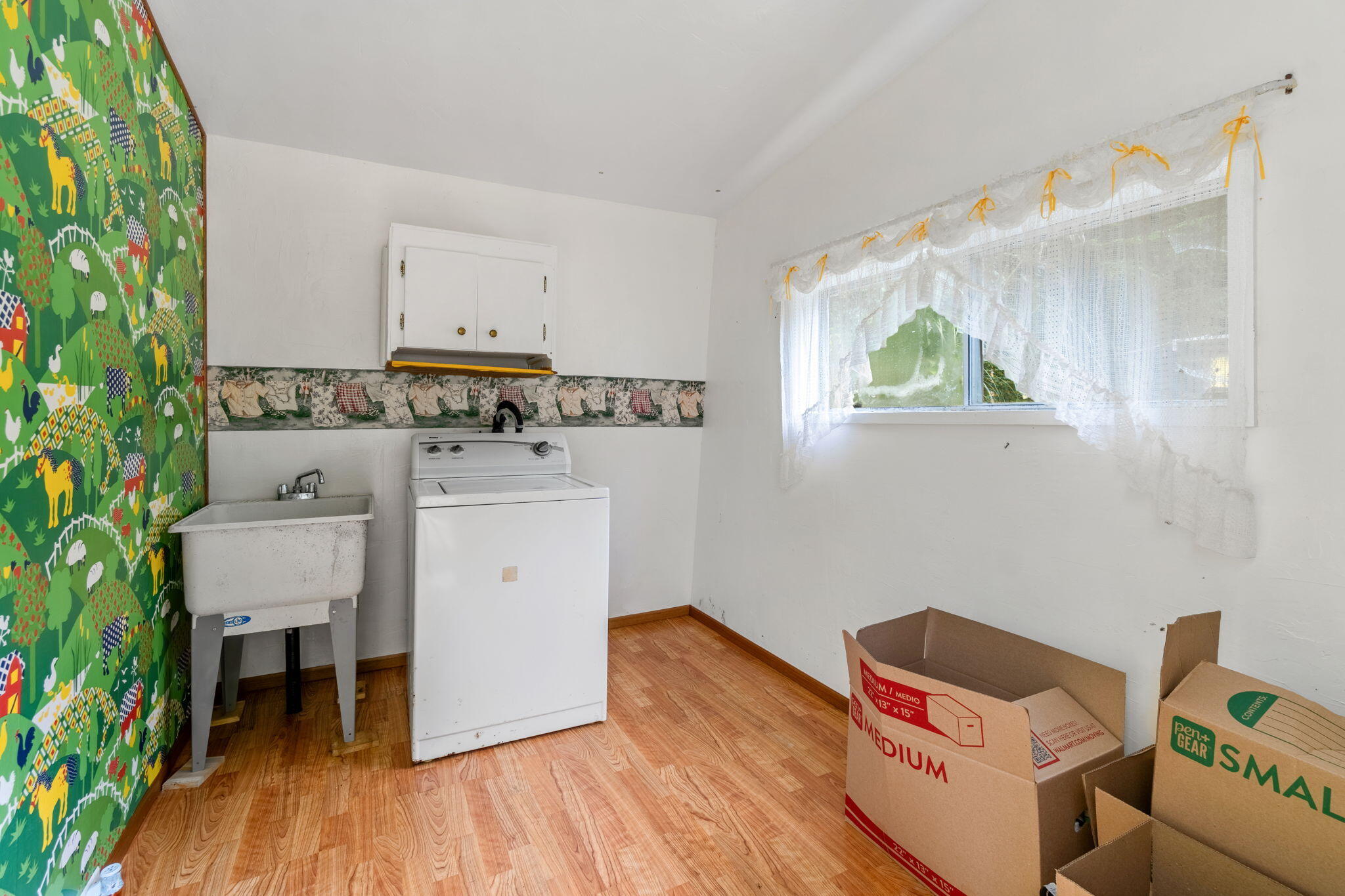7382 Berta Road, Eureka