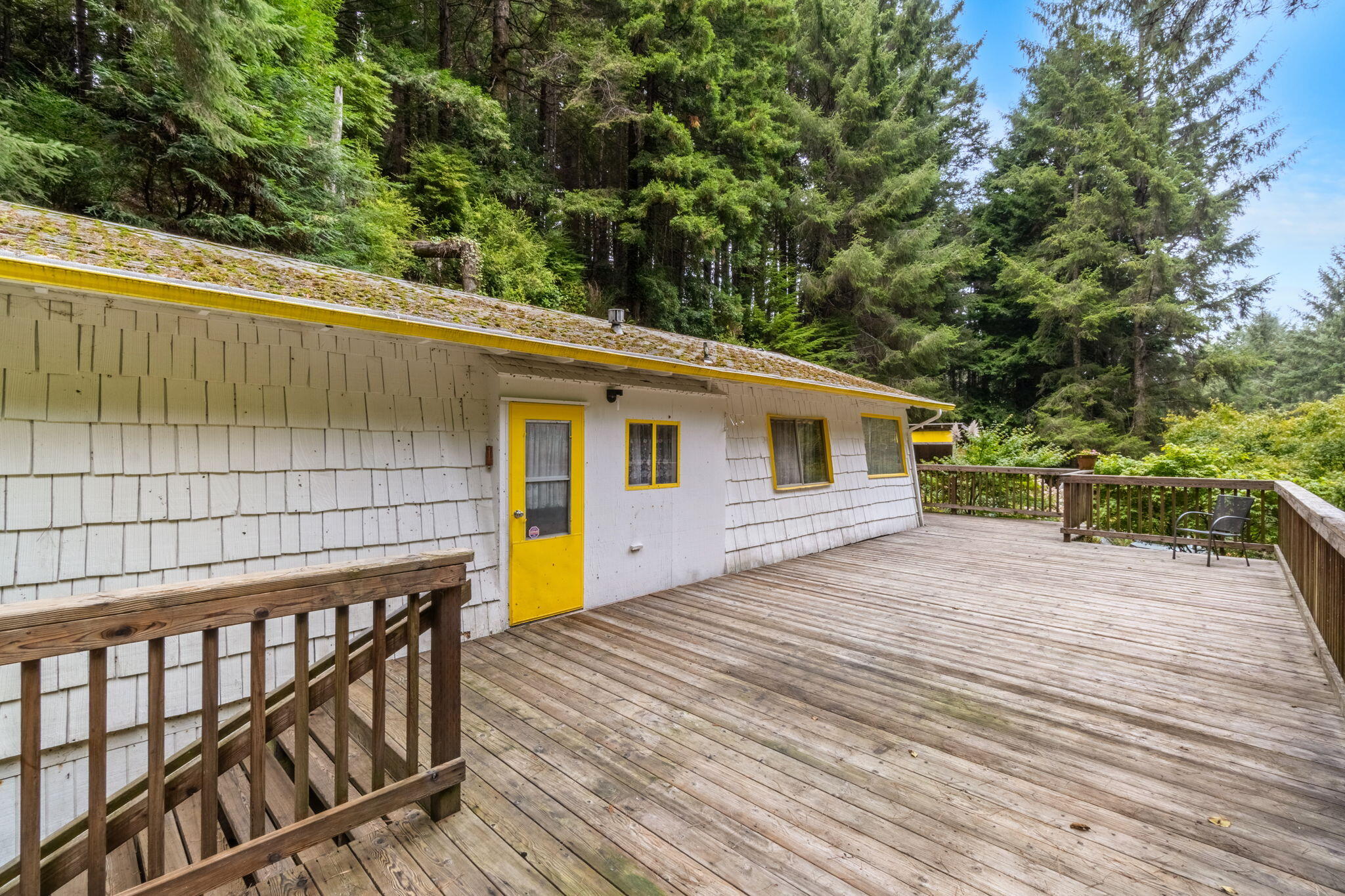 7382 Berta Road, Eureka