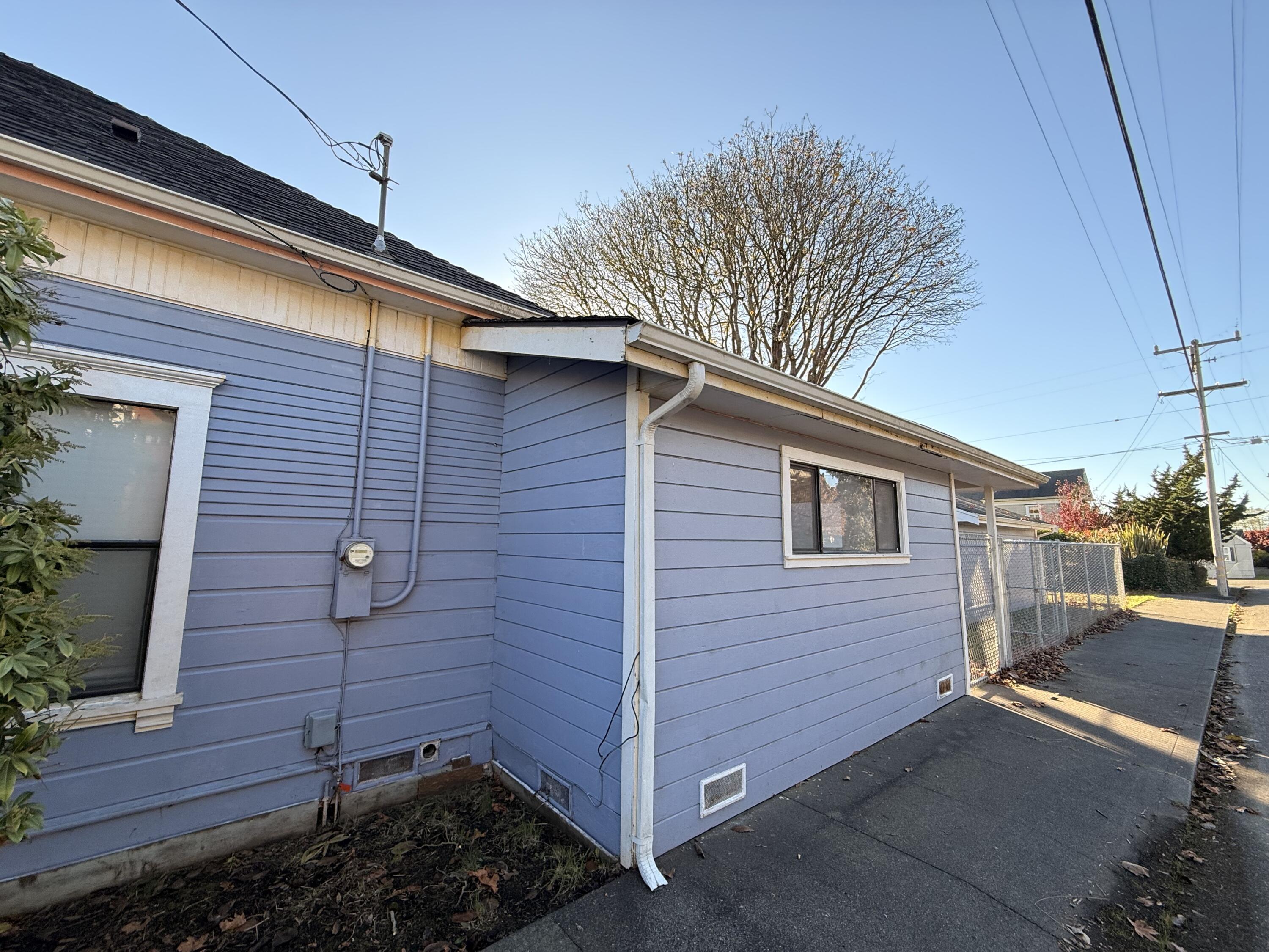 860 7th Street