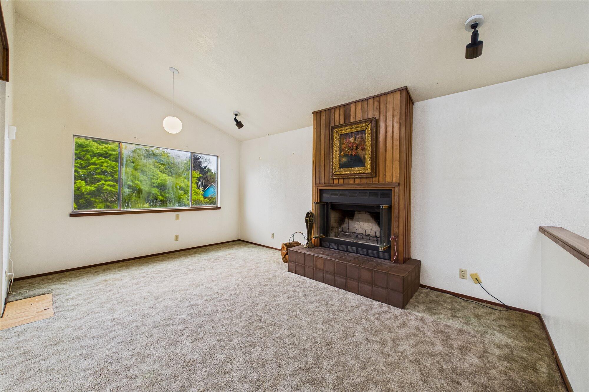 1425 School Road, McKinleyville
