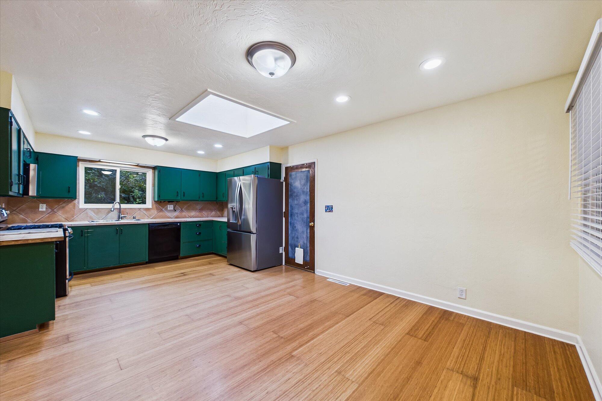 5131 Woodland Way