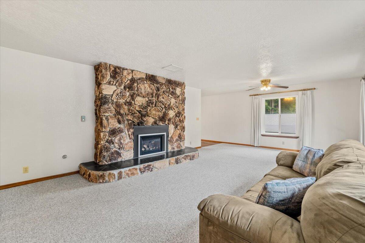1450 Trails End Road
