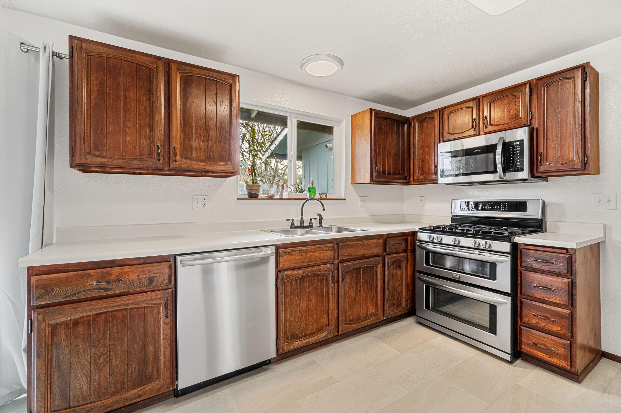 3212 Zelia Court