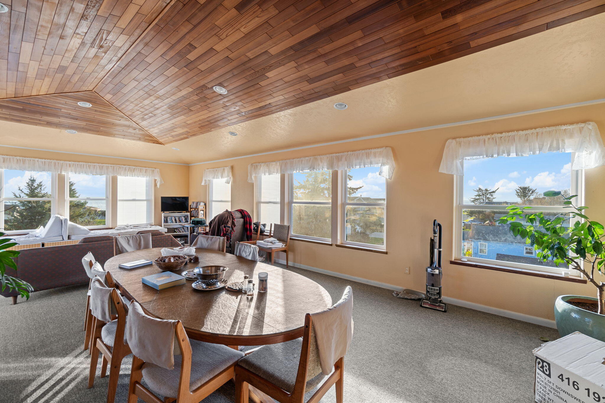 360 Grand Avenue