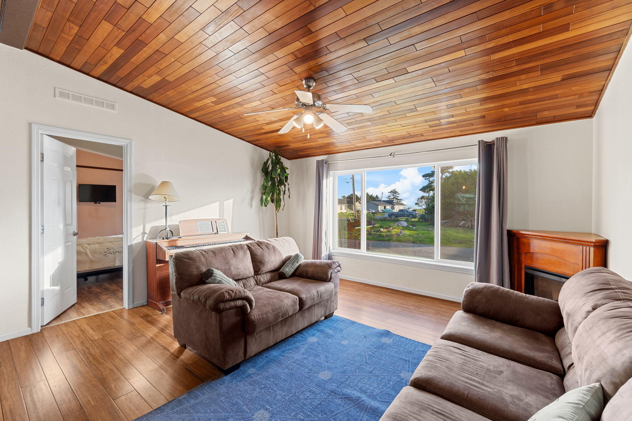 360 Grand Avenue