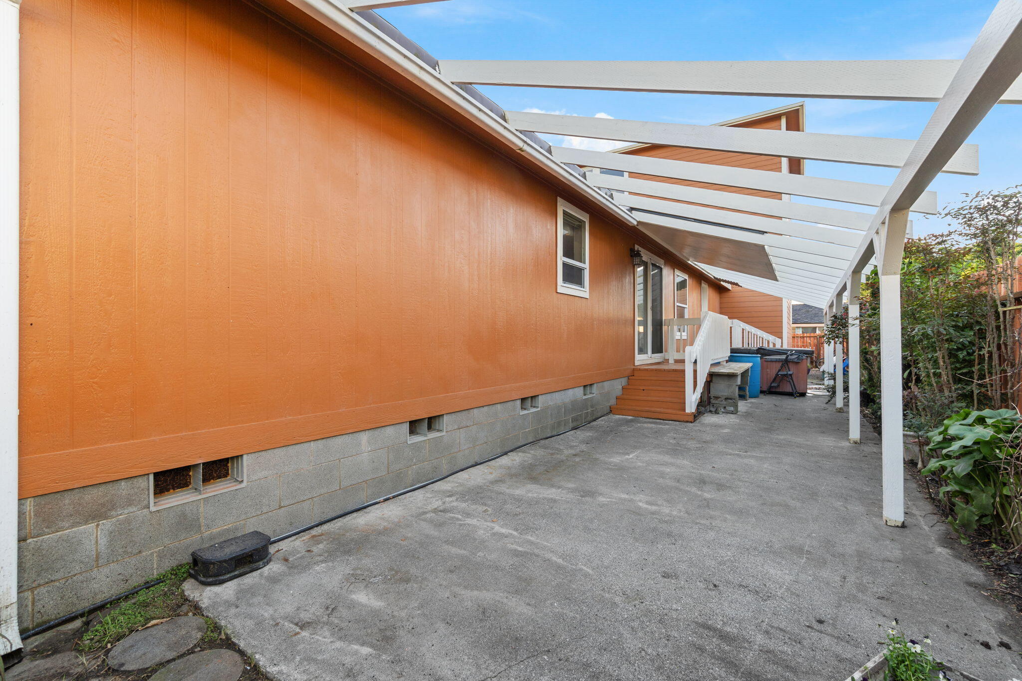 360 Grand Avenue