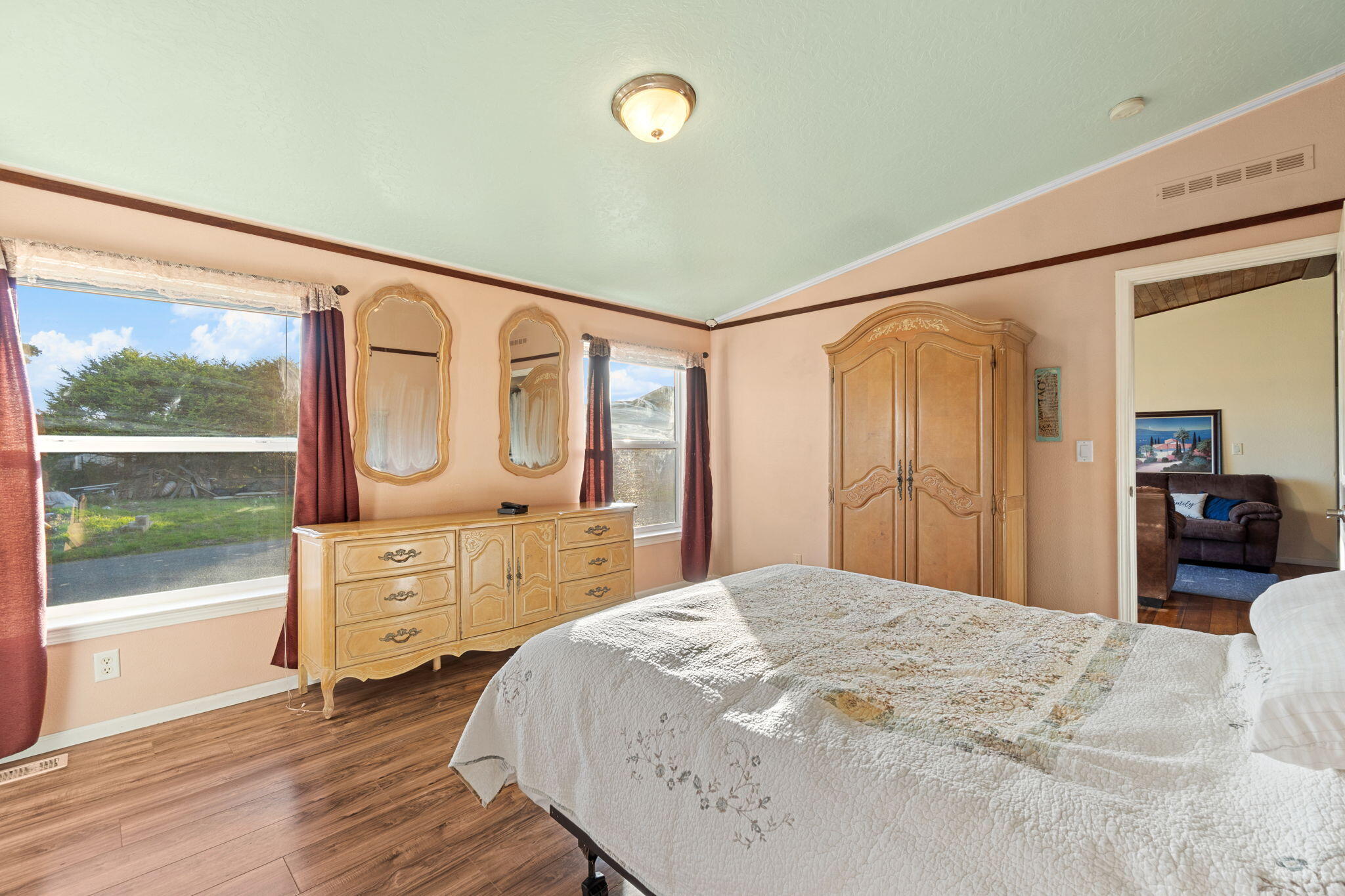 360 Grand Avenue