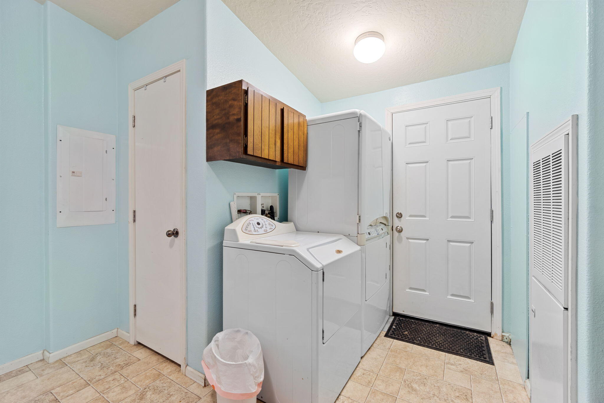 360 Grand Avenue