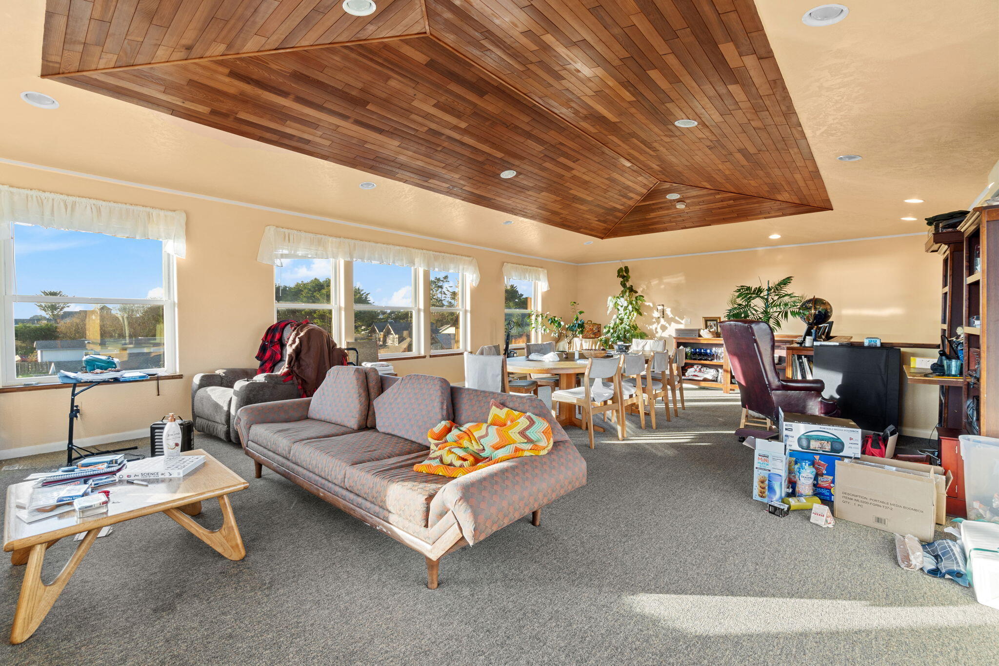 360 Grand Avenue