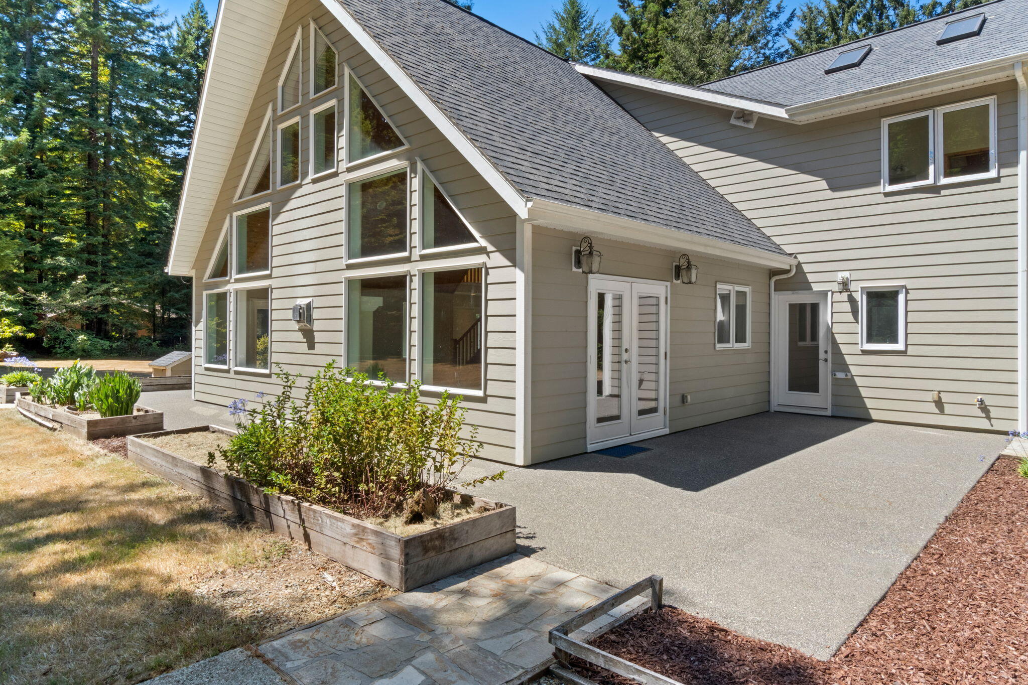 140 Red Robin Place