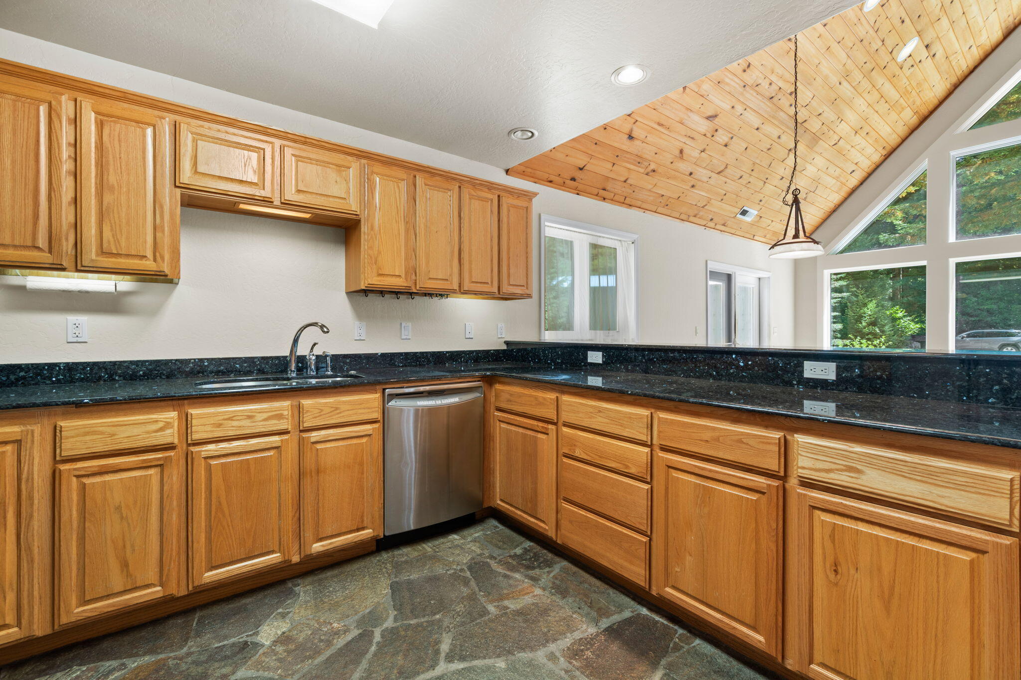 140 Red Robin Place