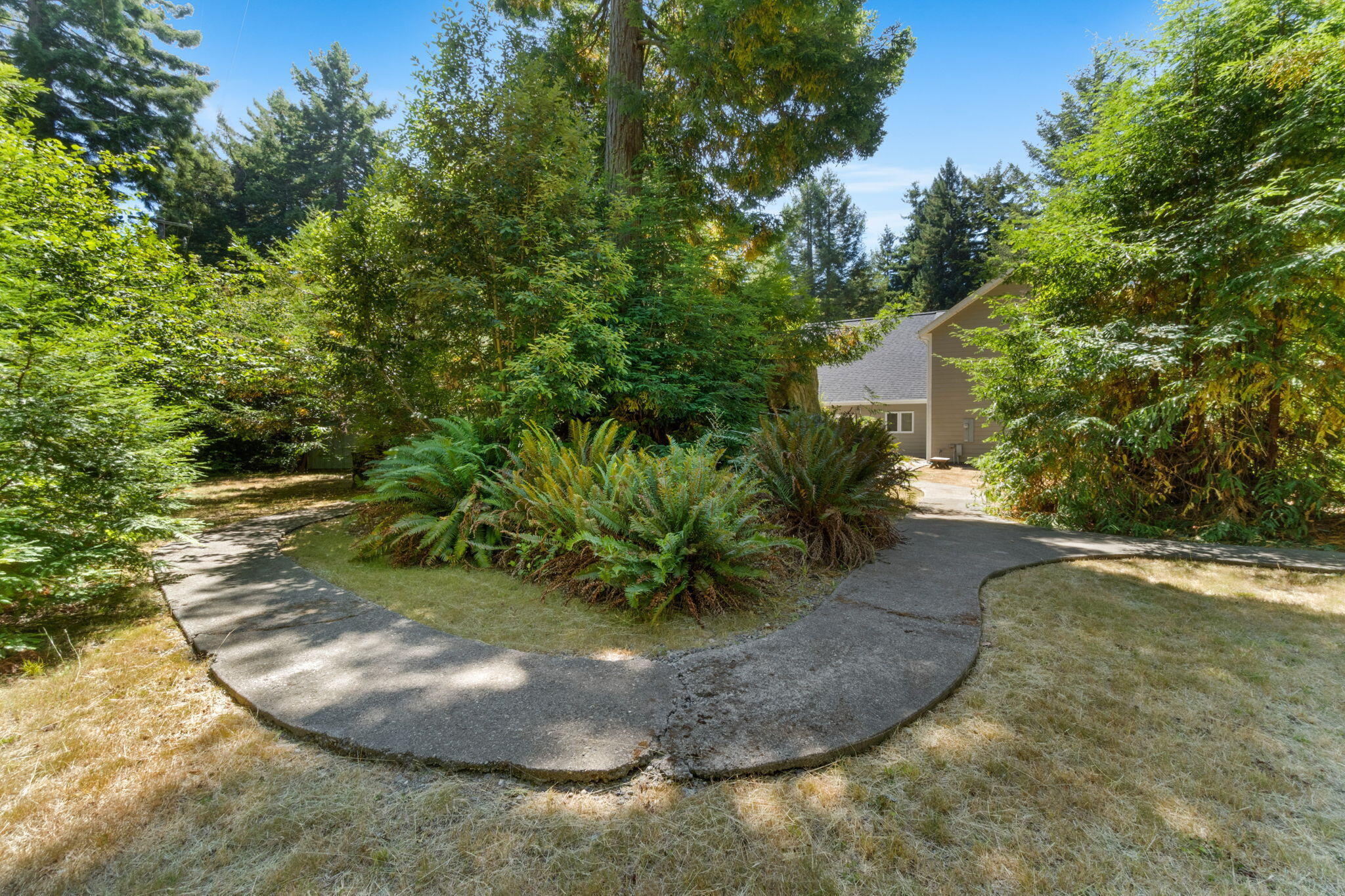 140 Red Robin Place