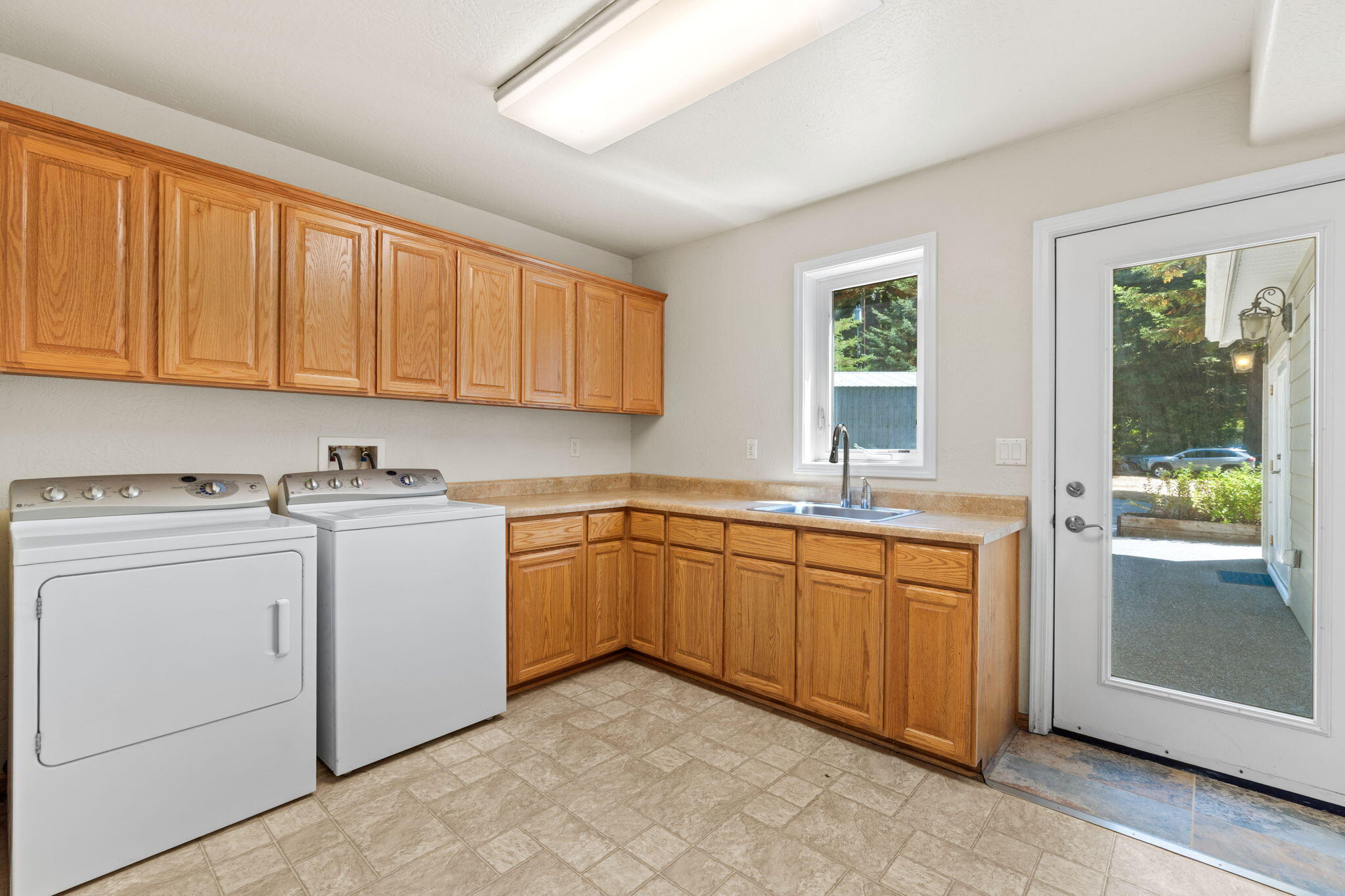 140 Red Robin Place