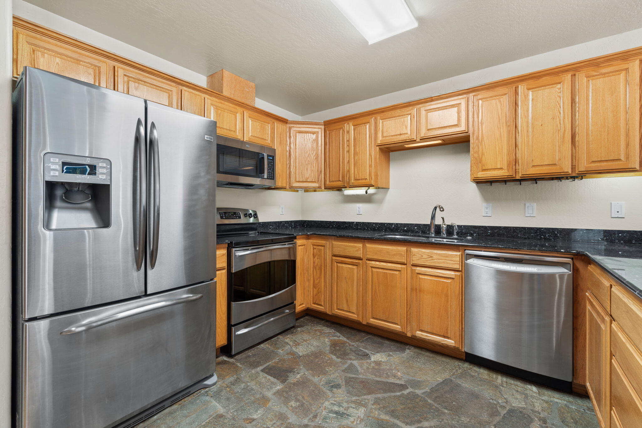 140 Red Robin Place