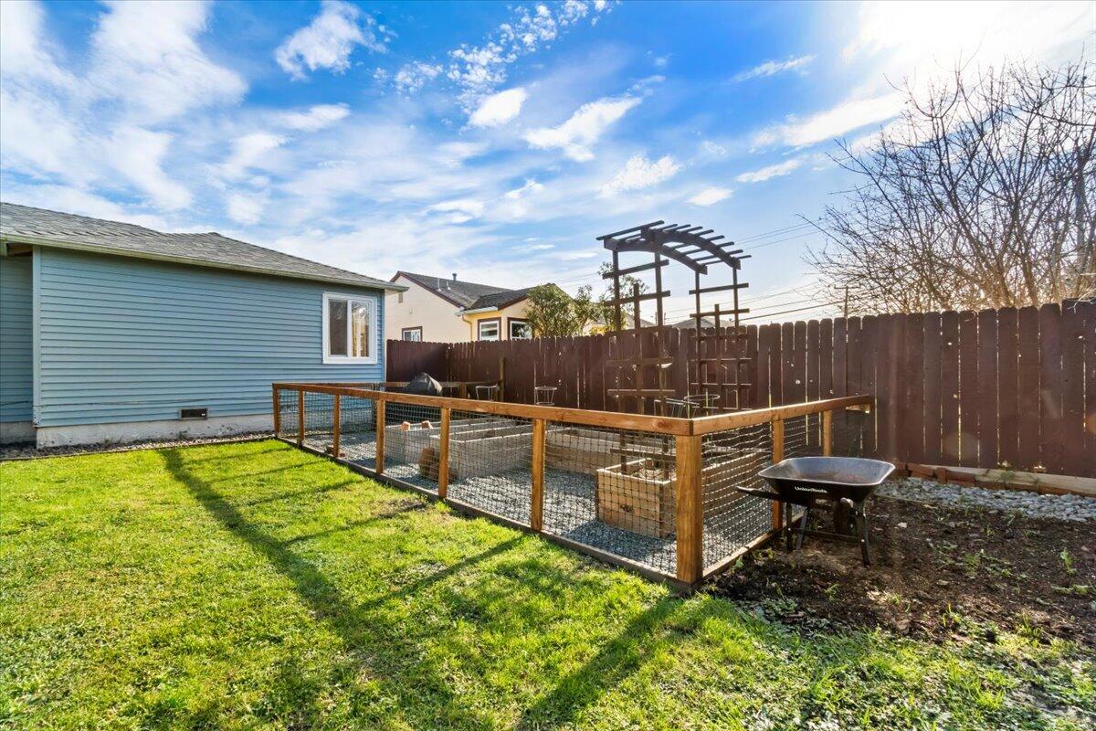 1131 Austin Way