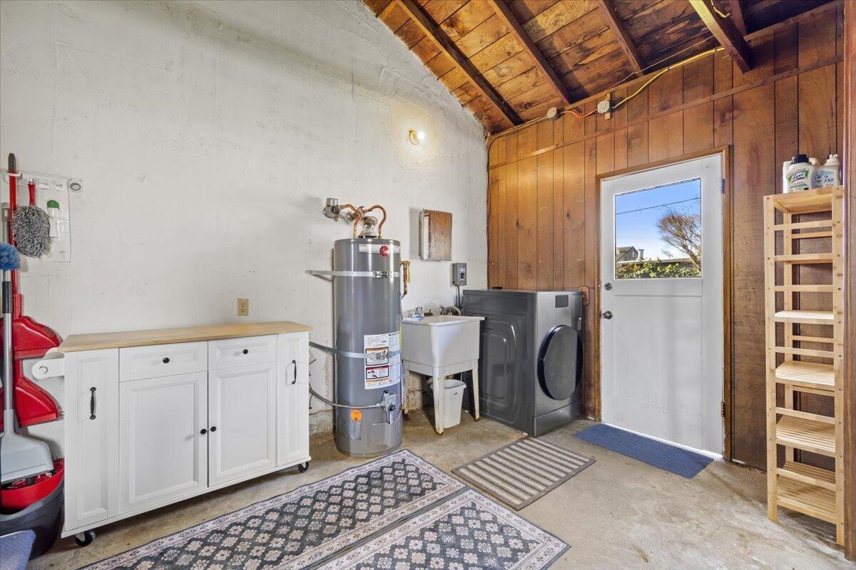 1131 Austin Way