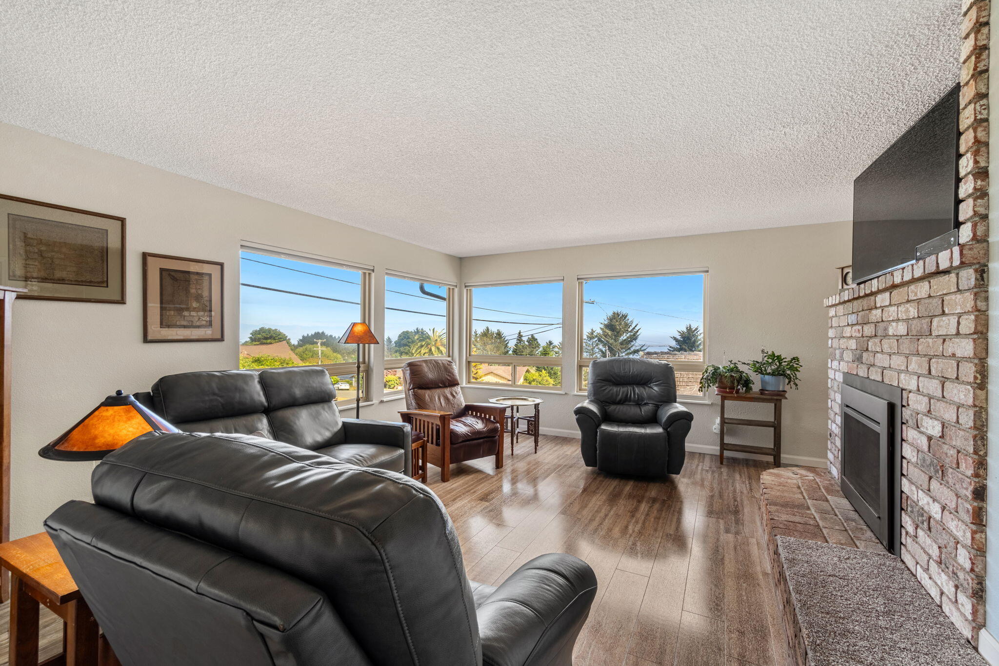 6829 Bret Harte Lane