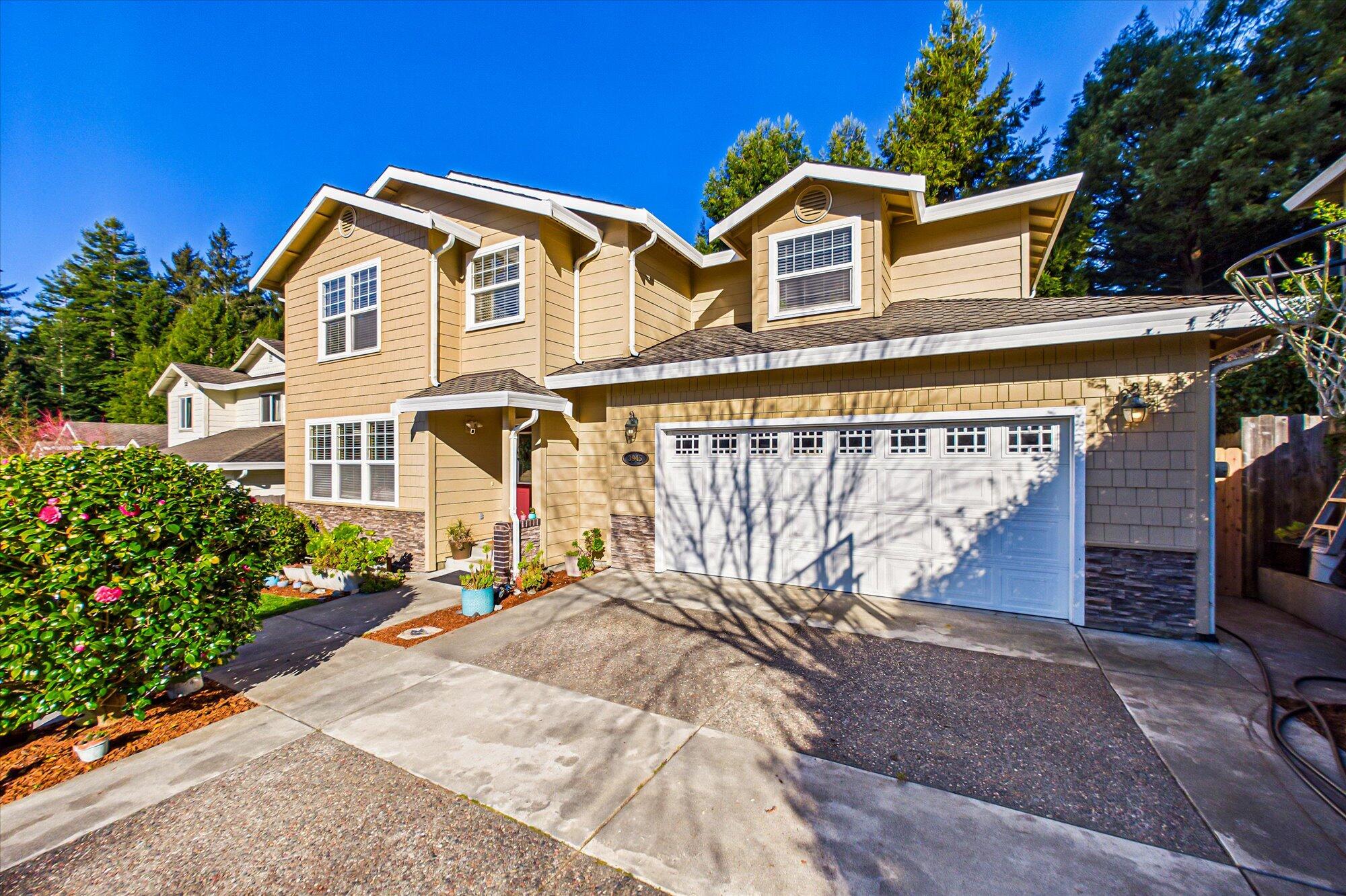 3945 Davis Court