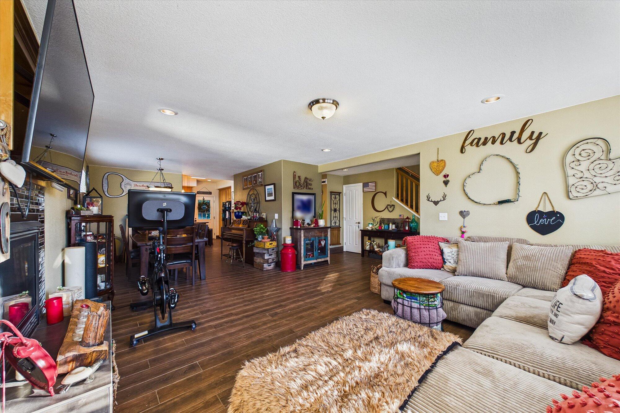 3945 Davis Court
