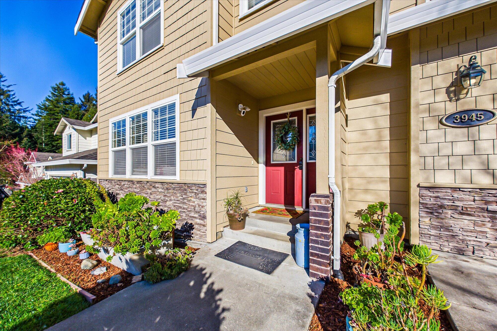 3945 Davis Court