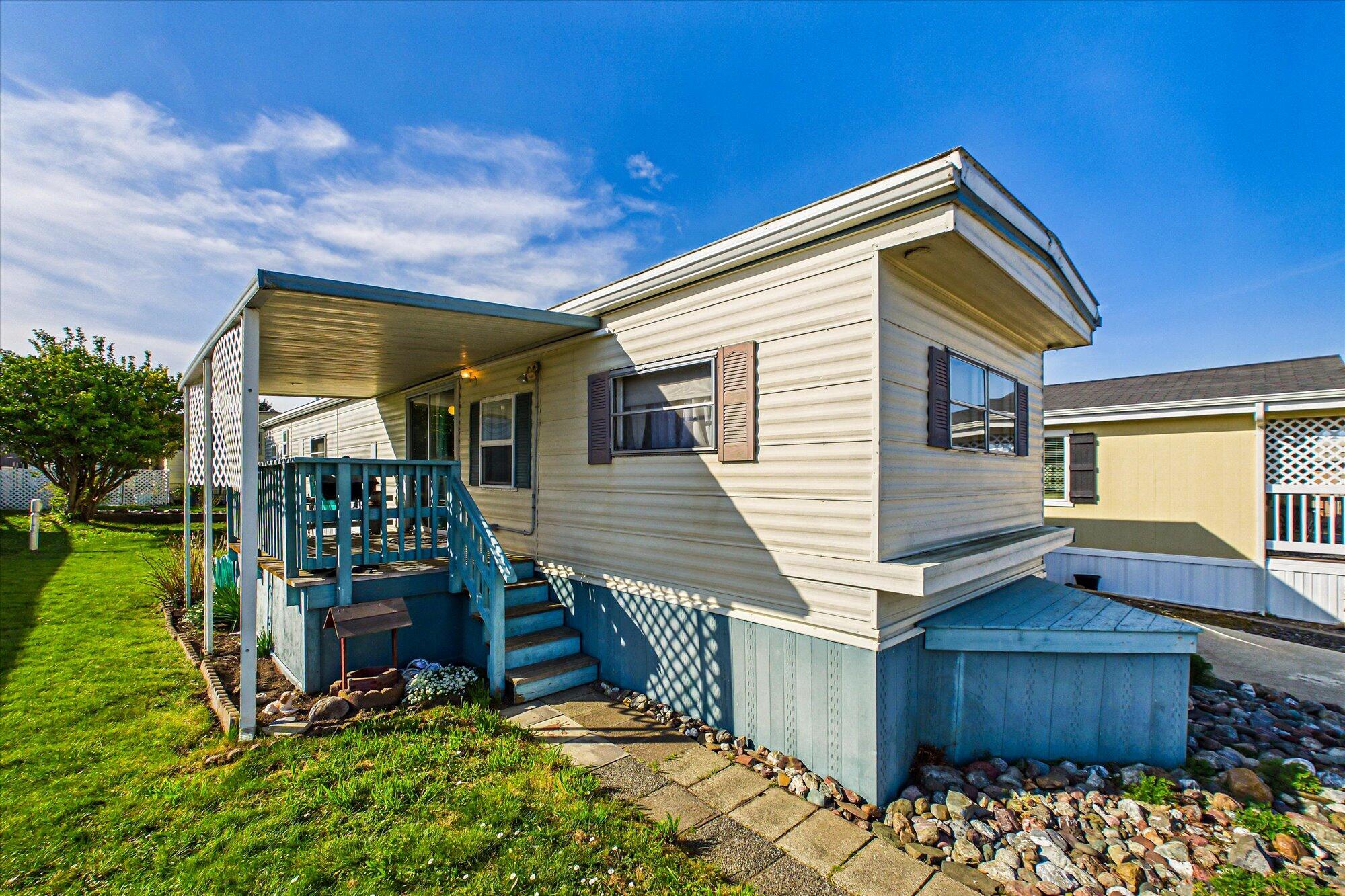 1579 Kings Row 64