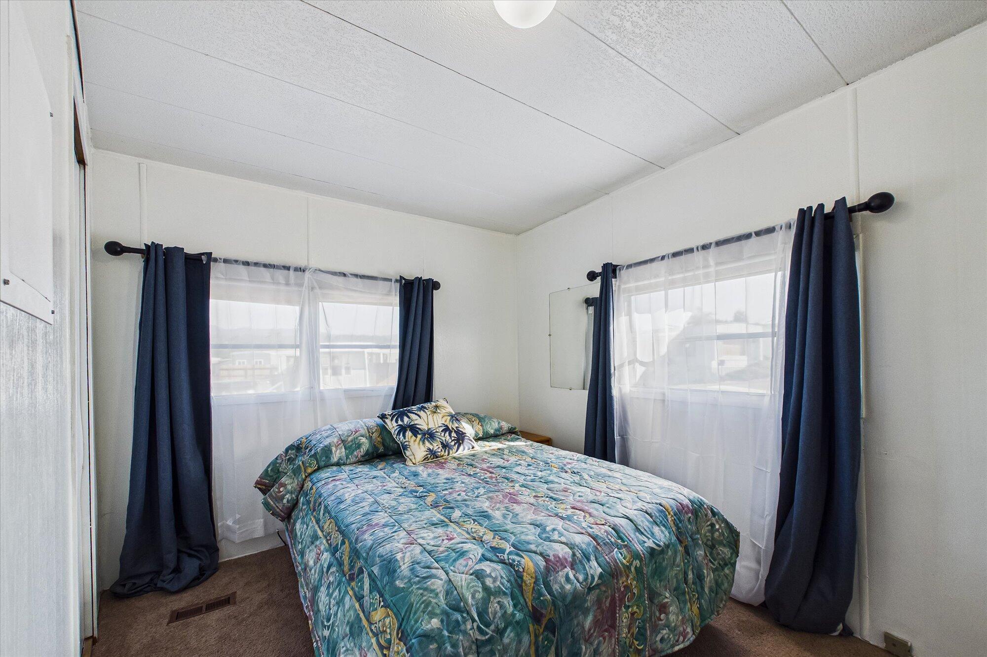 1579 Kings Row 64