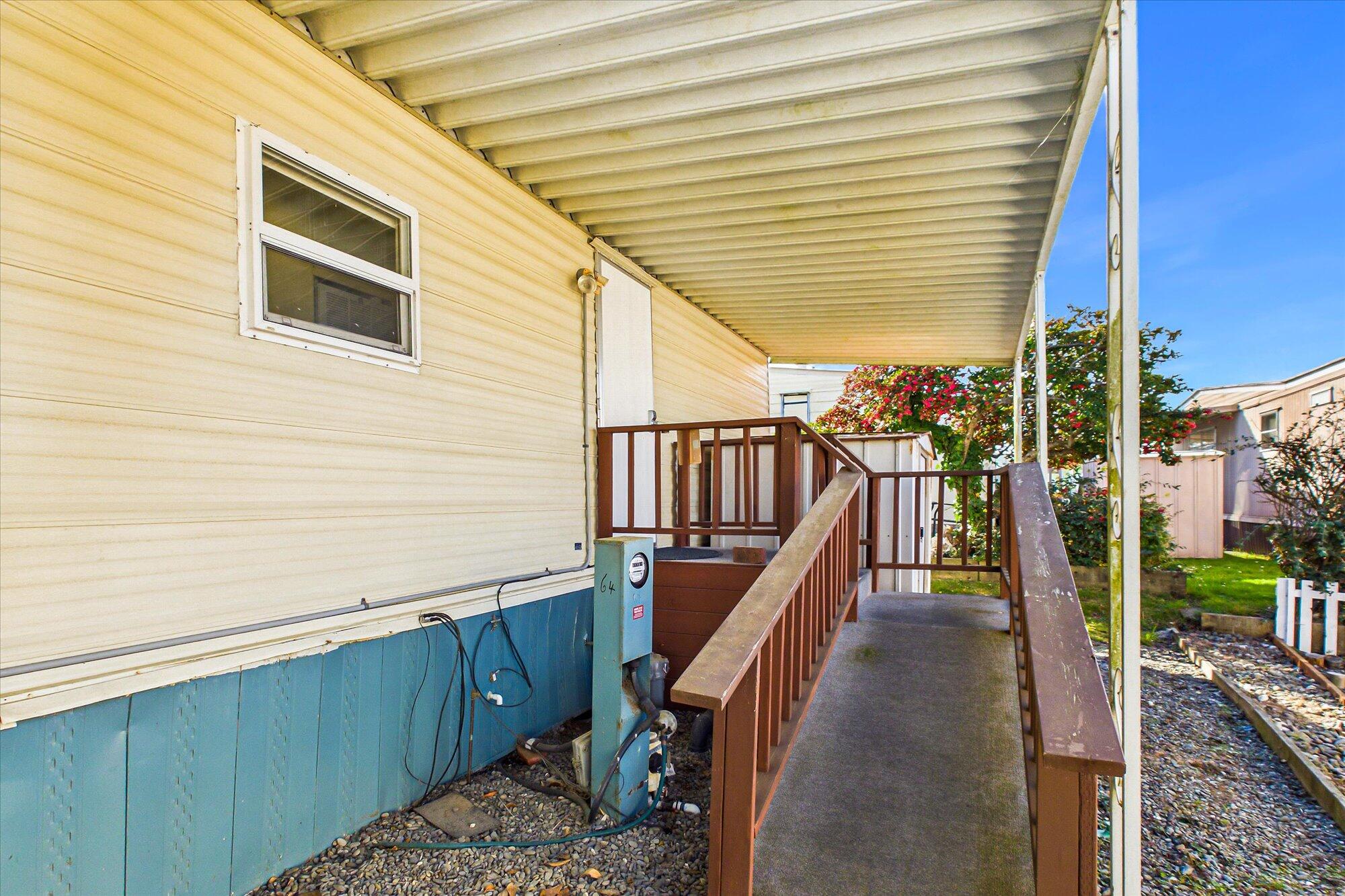 1579 Kings Row 64