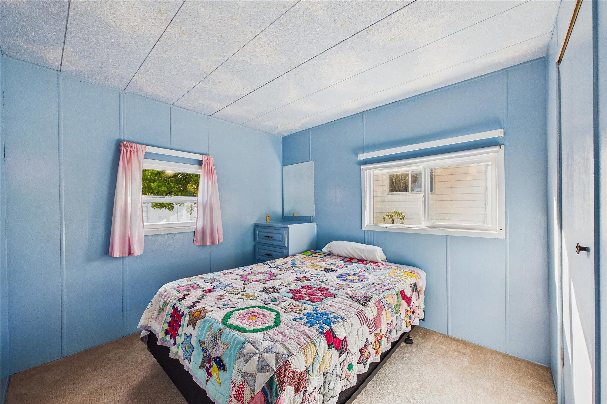 1579 Kings Row 64