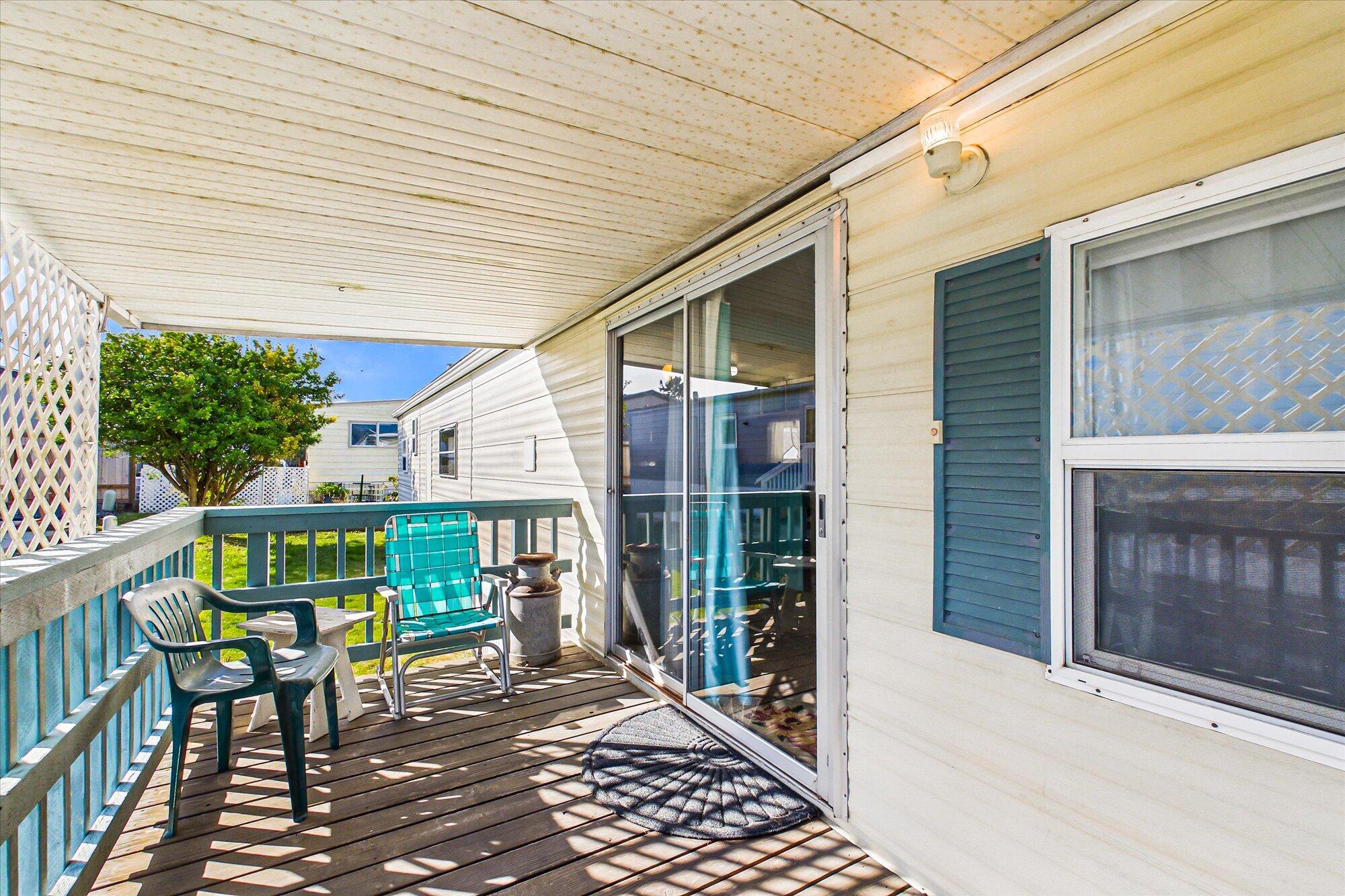 1579 Kings Row 64