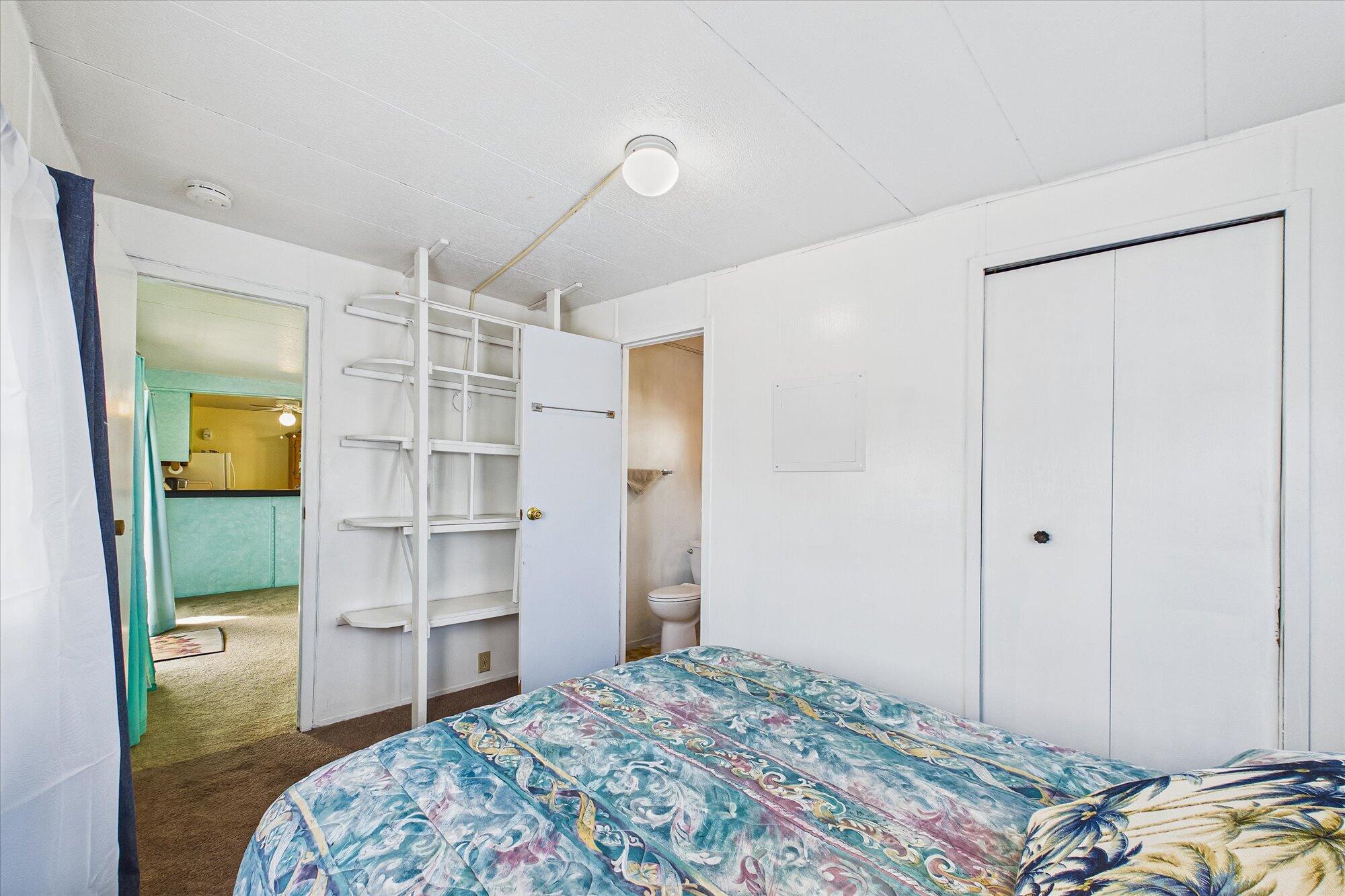 1579 Kings Row 64