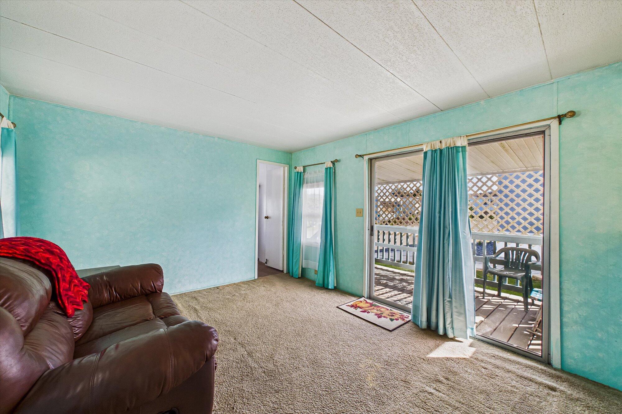 1579 Kings Row 64