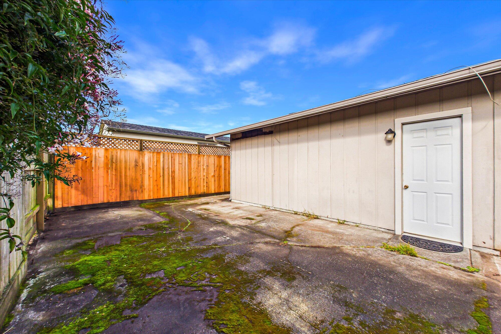 1330 Hayes Street