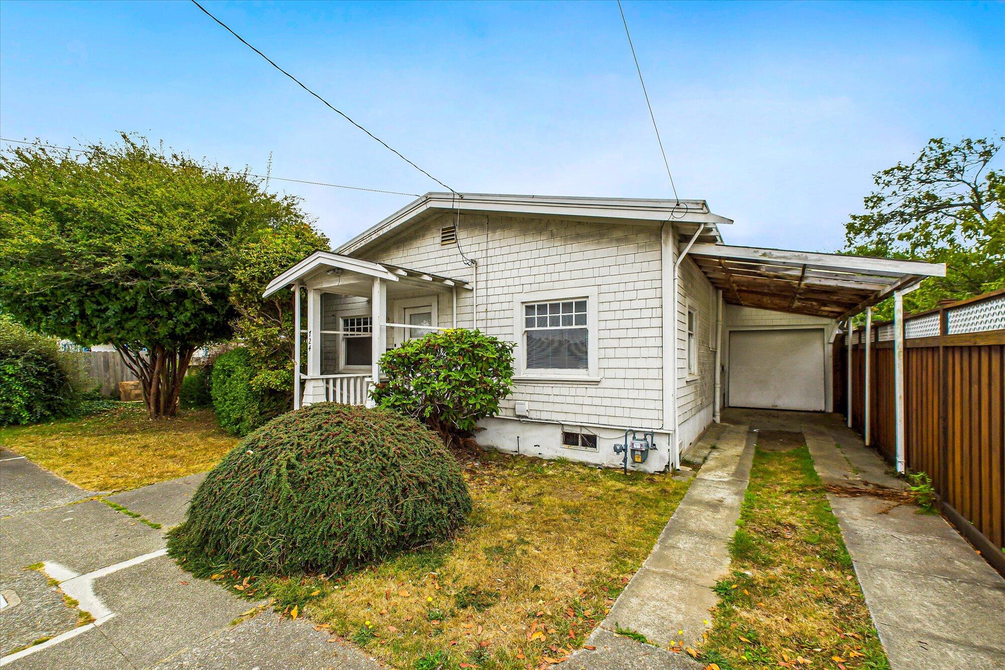 724 Henderson Street