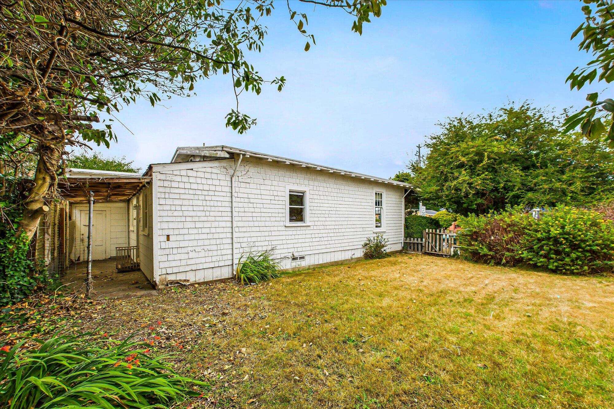 724 Henderson Street