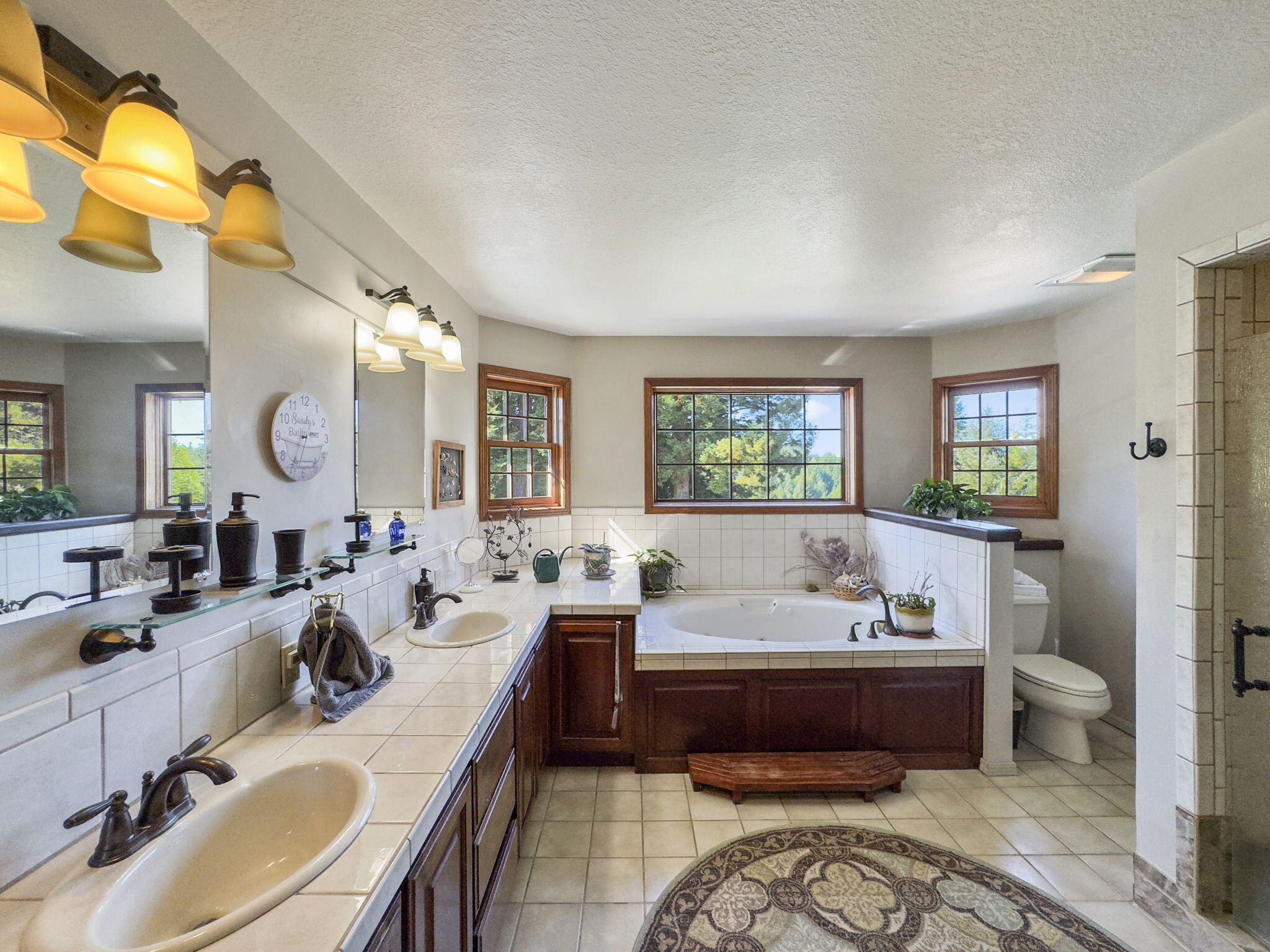 5686 Christine Drive