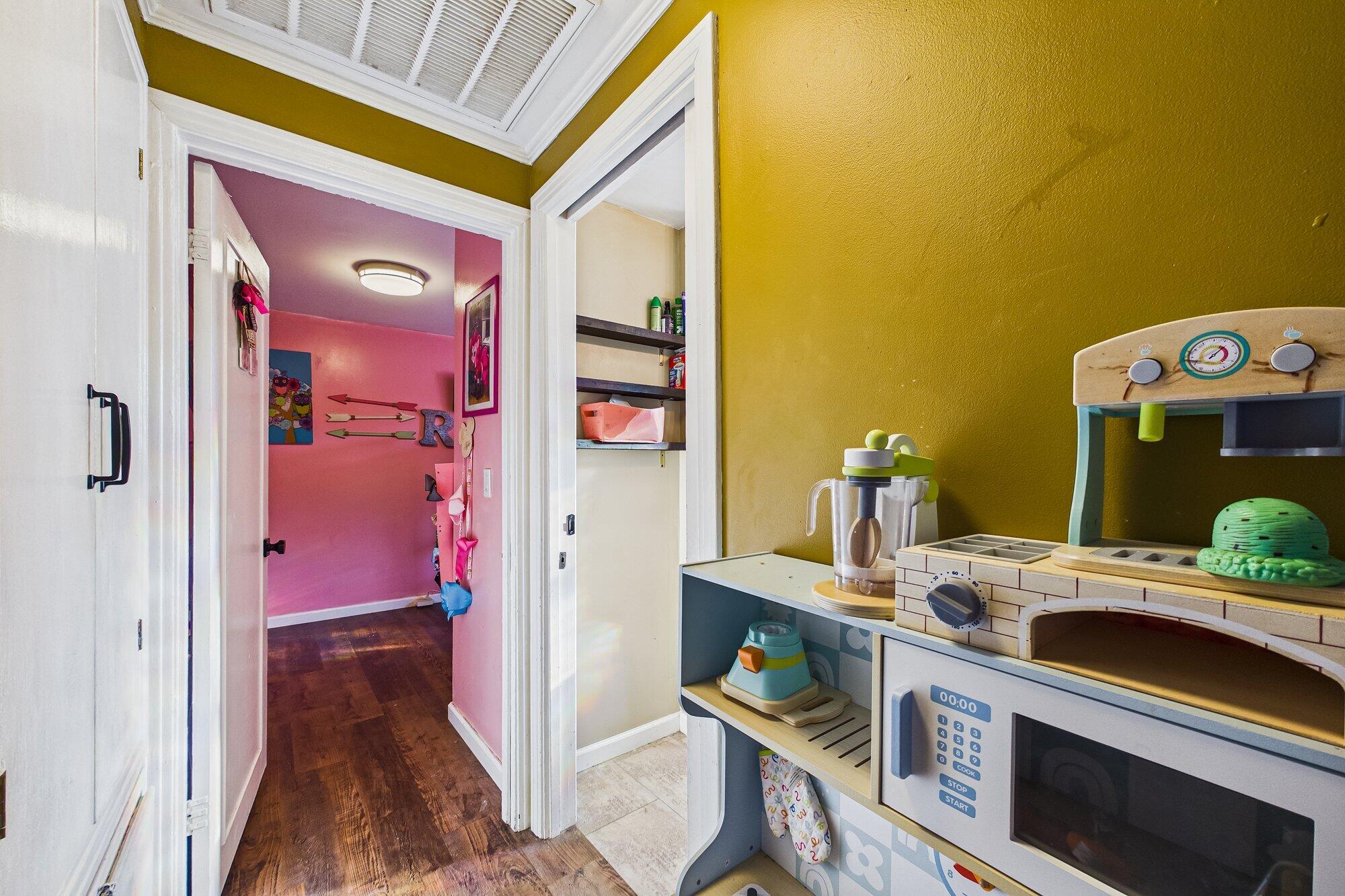 1185 Ridgewood Drive