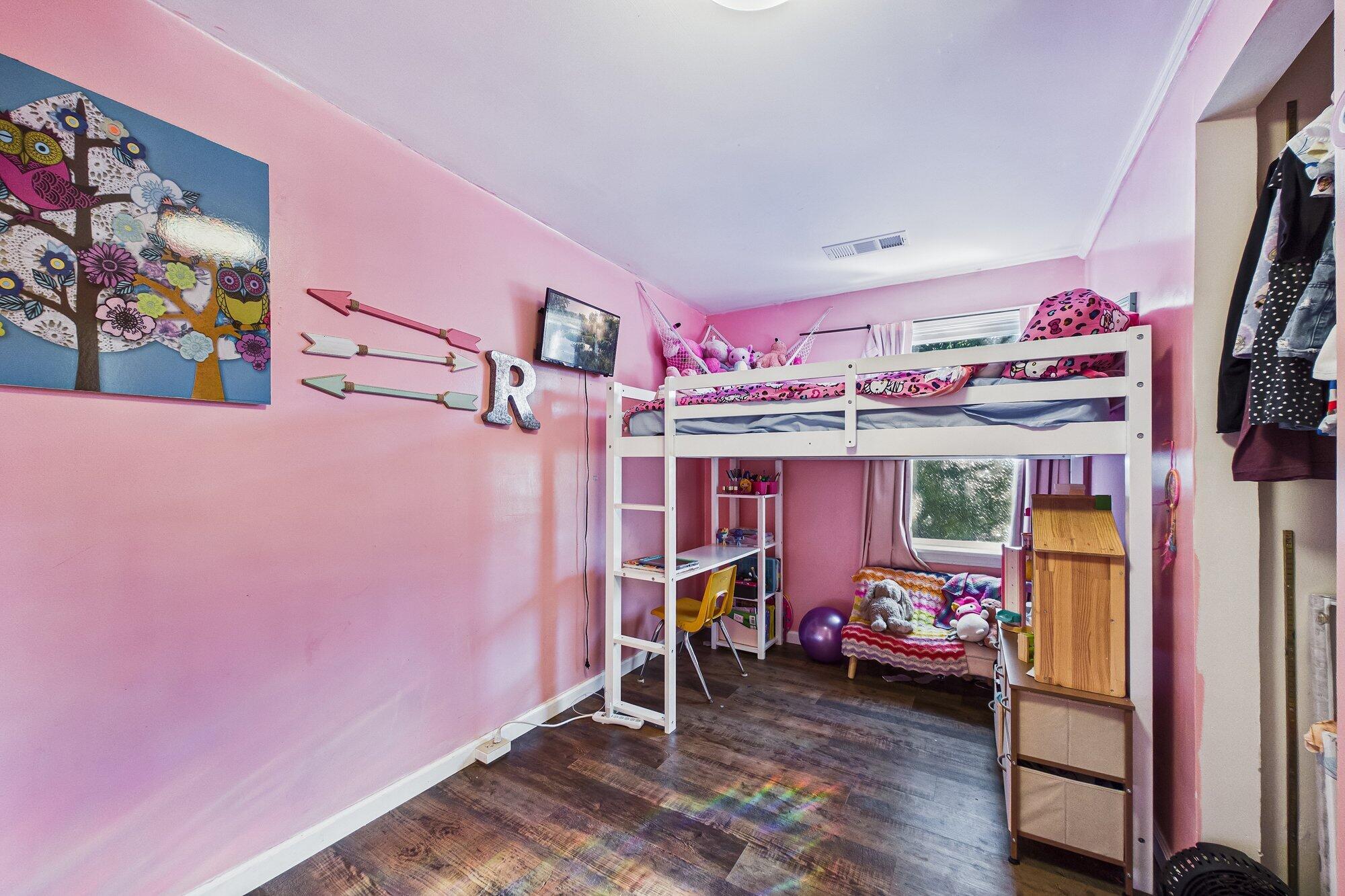 1185 Ridgewood Drive