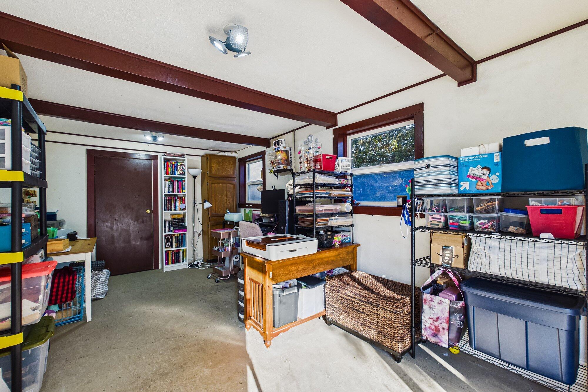 1185 Ridgewood Drive