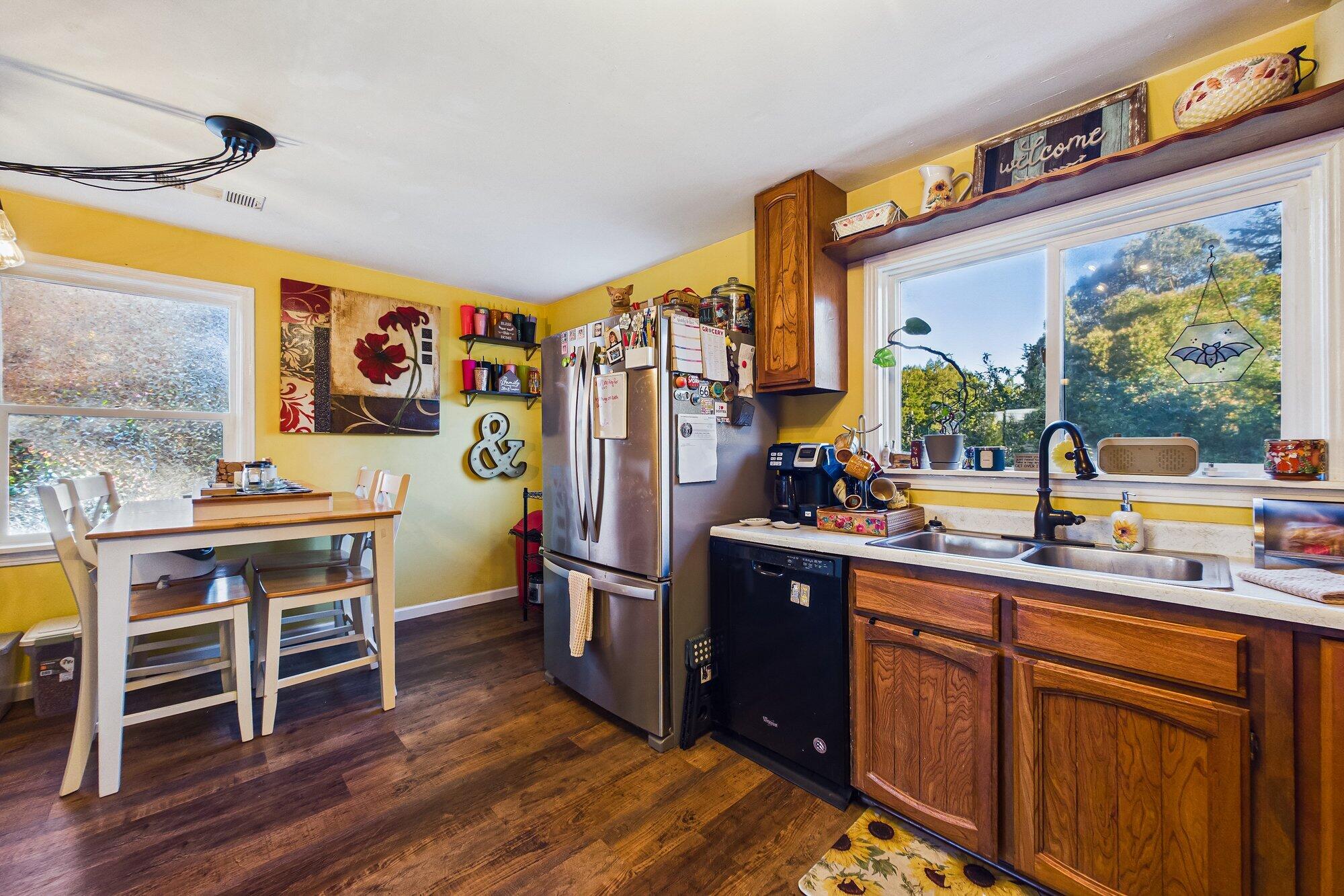1185 Ridgewood Drive