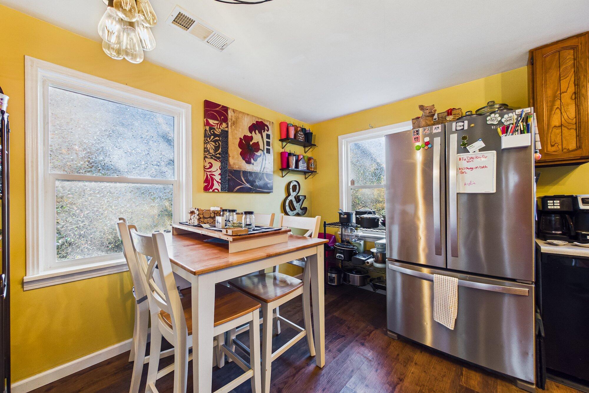 1185 Ridgewood Drive
