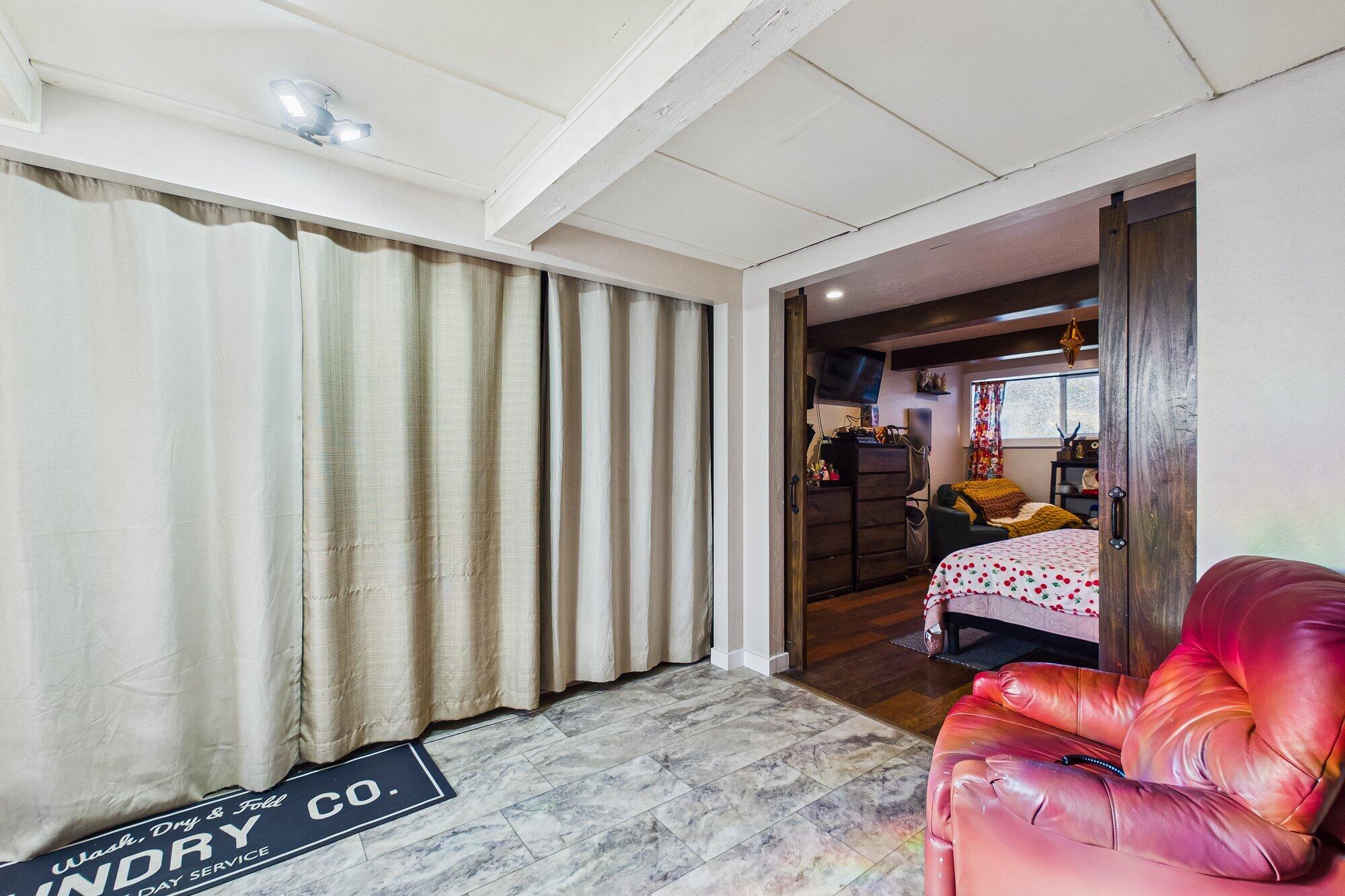 1185 Ridgewood Drive