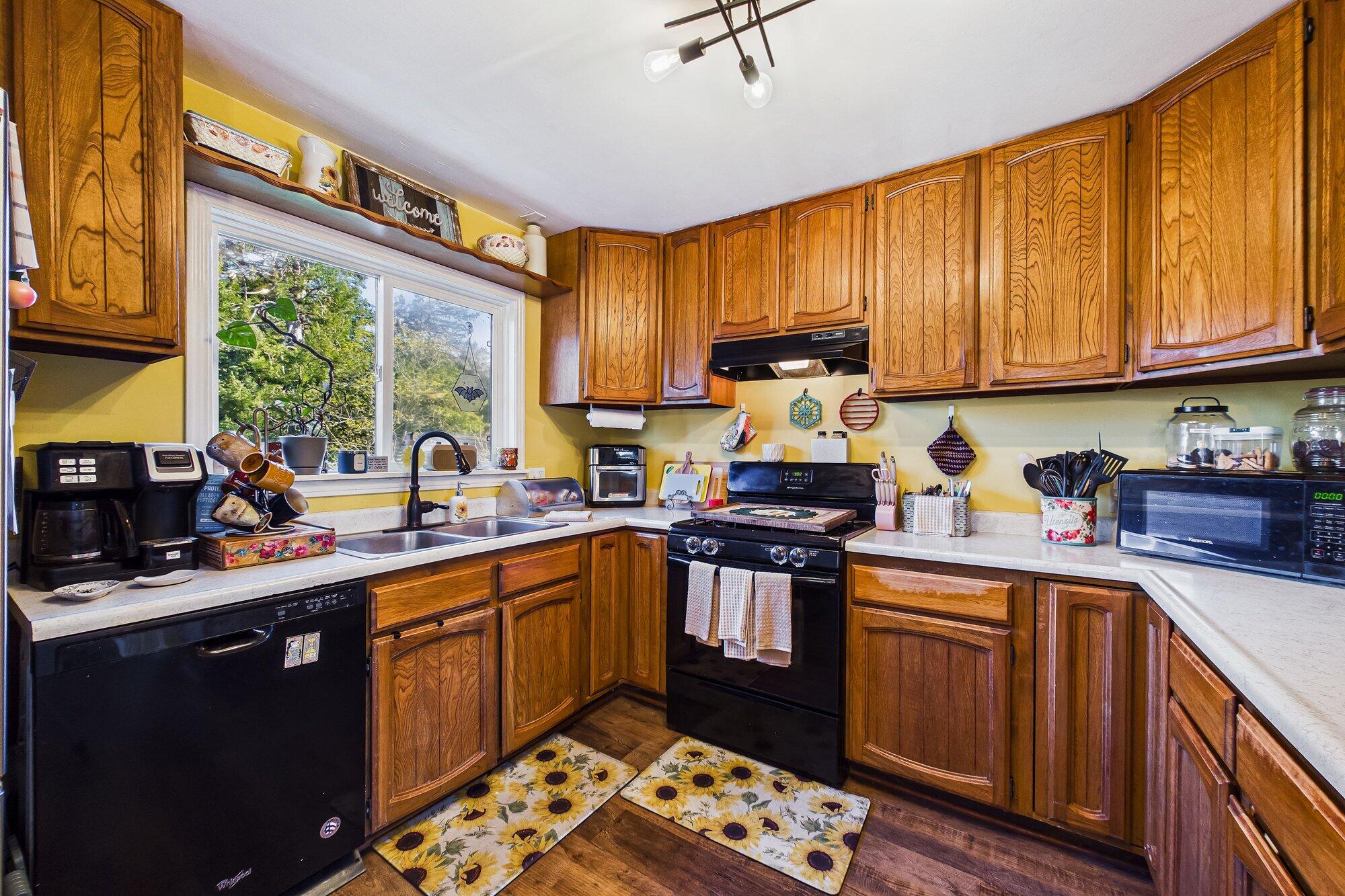 1185 Ridgewood Drive