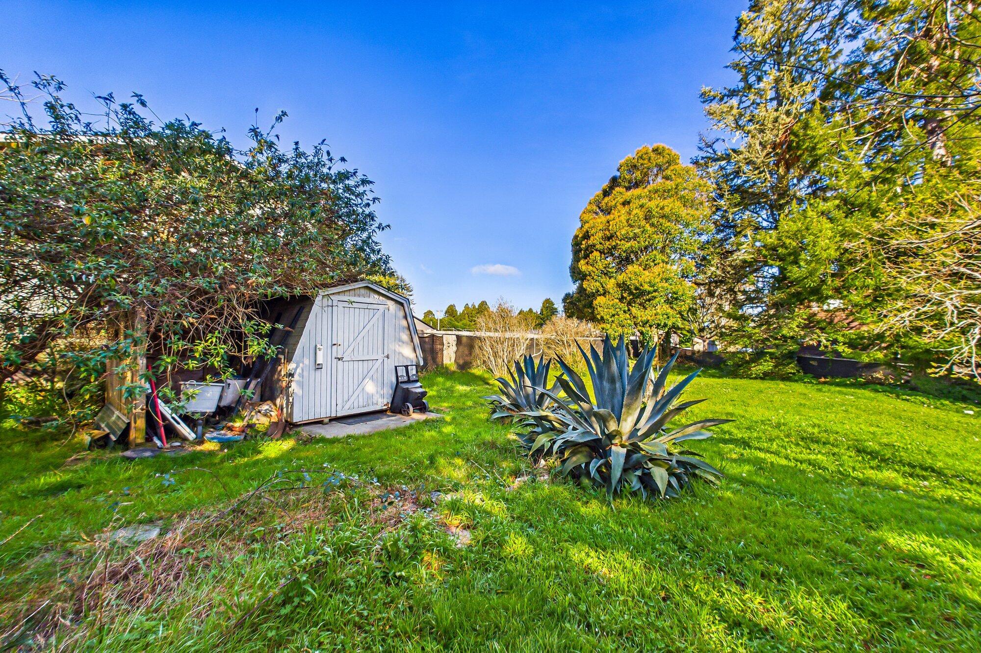 1185 Ridgewood Drive
